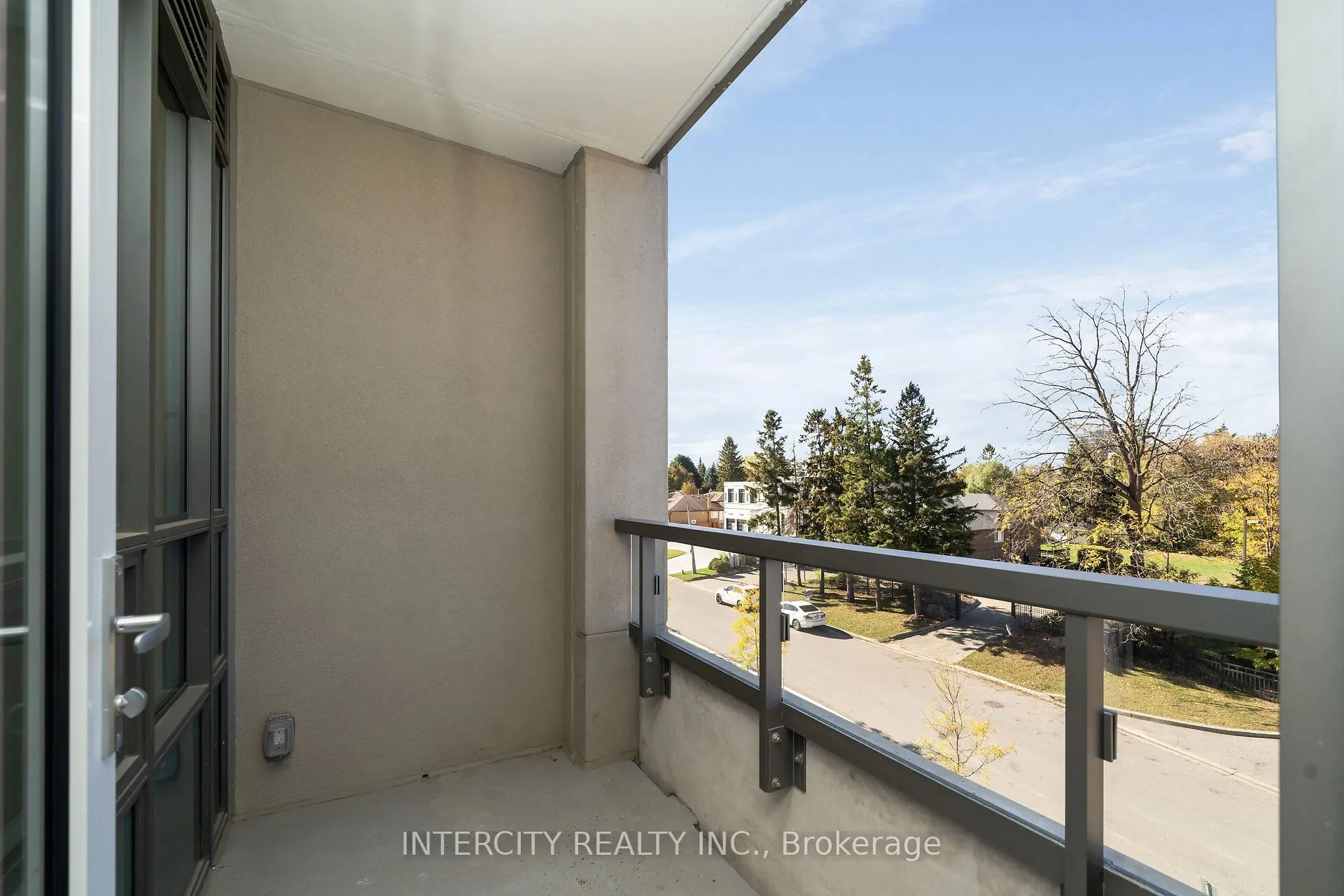 2075 King Road #323