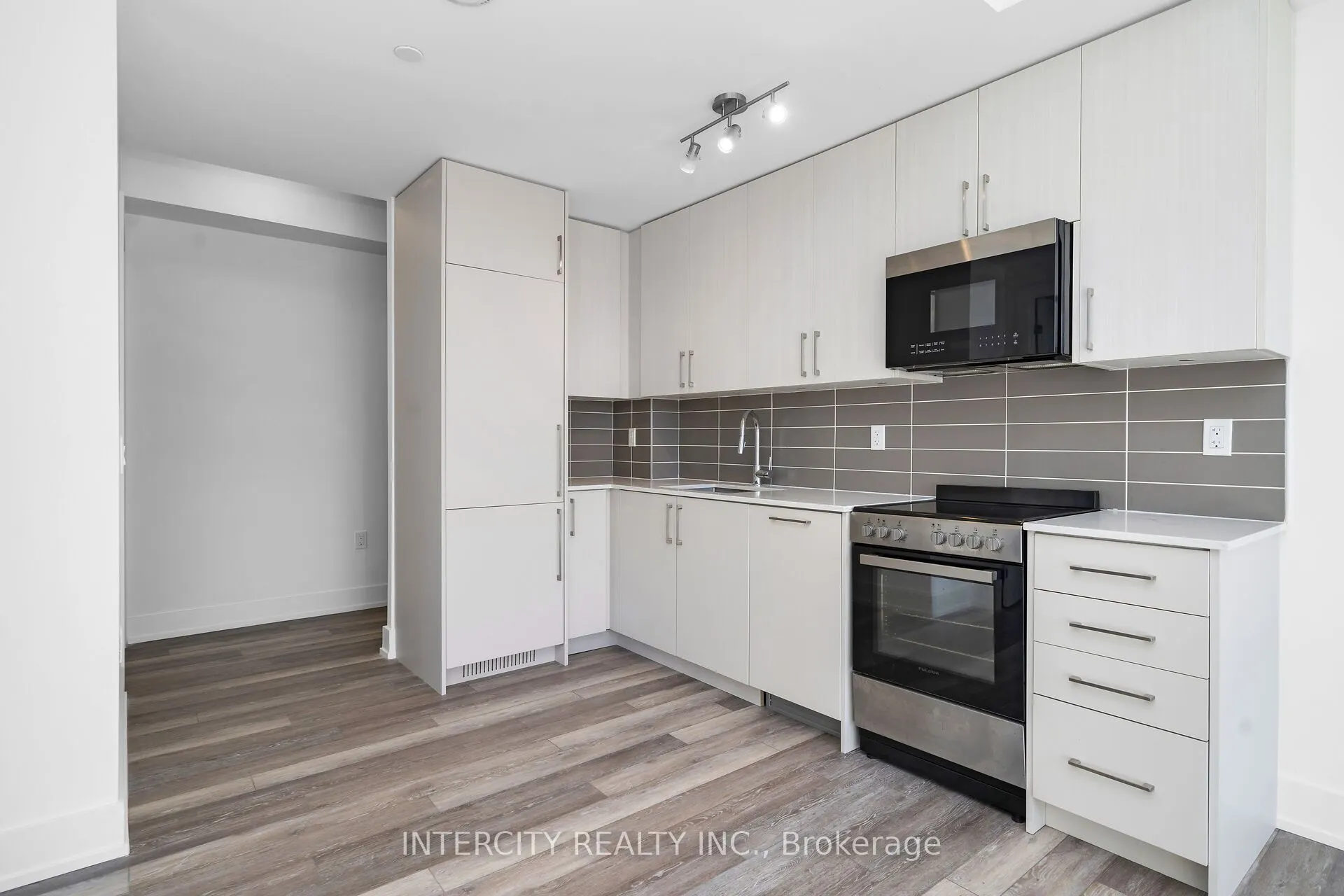 2075 King Road #351