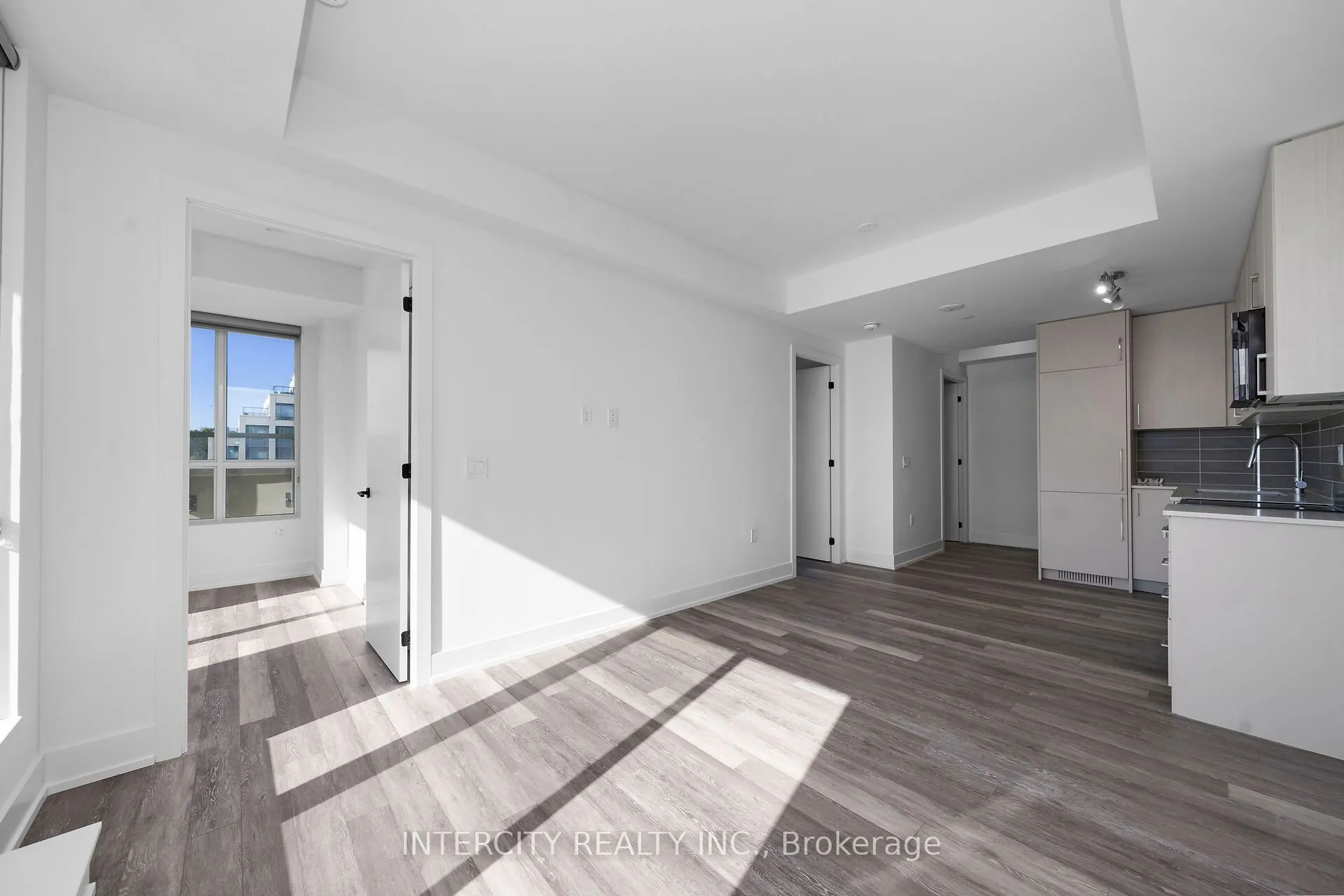 2075 King Road #351