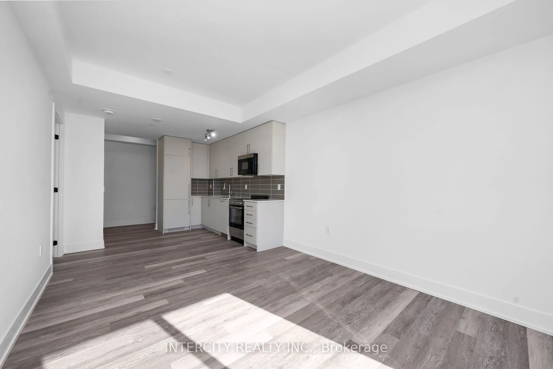 2075 King Road #351