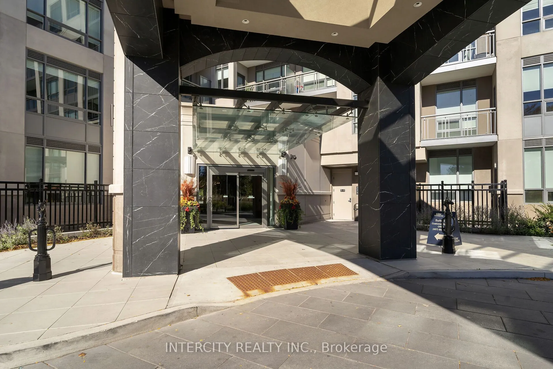 2075 King Road #433