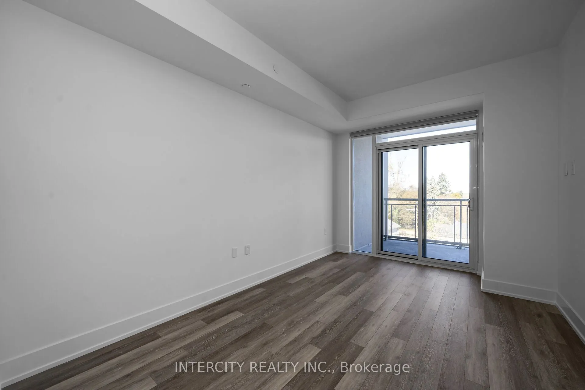 2075 King Road #433