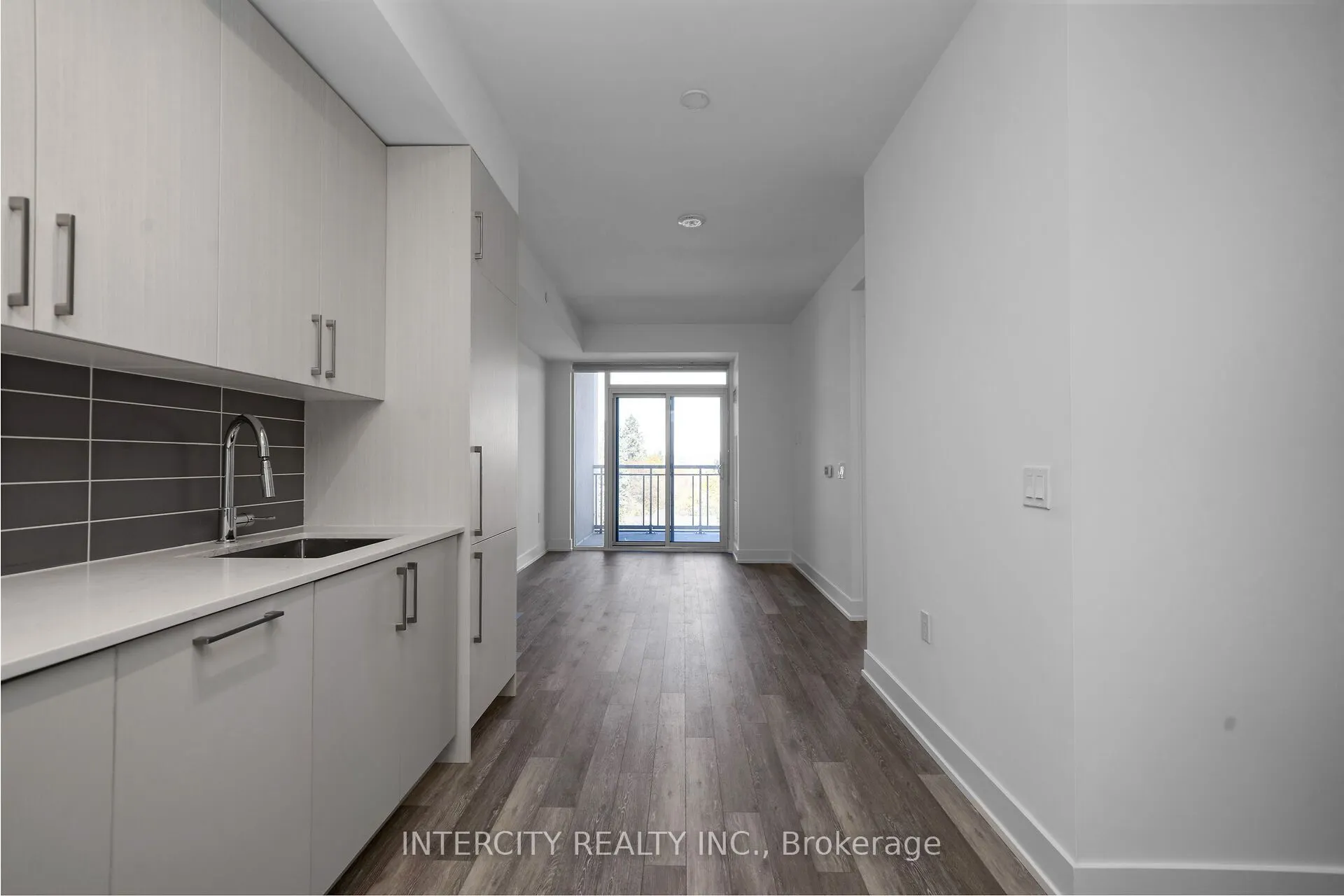 2075 King Road #433