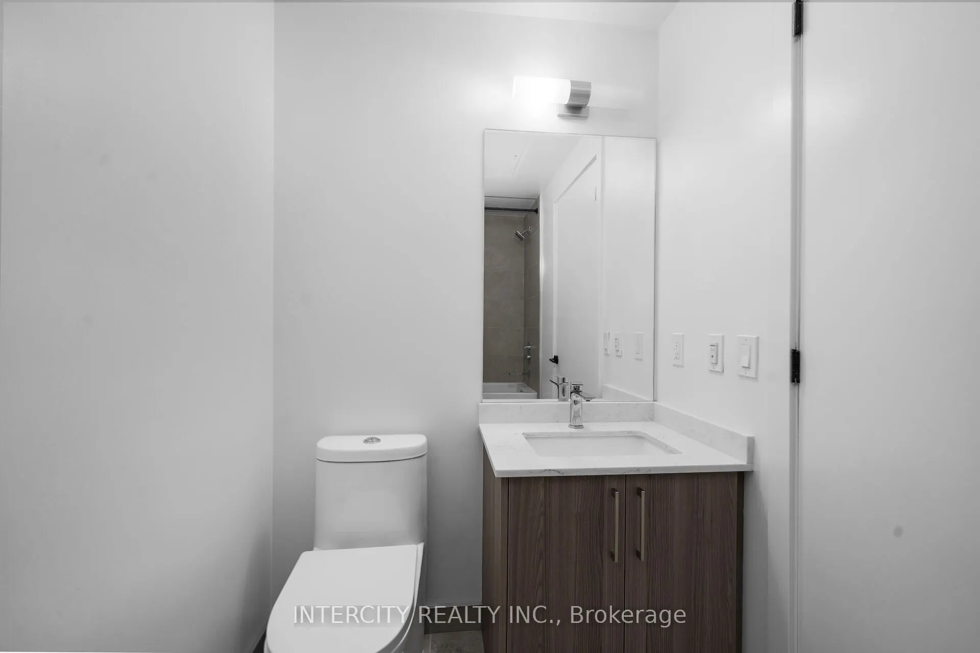 2075 King Road #433