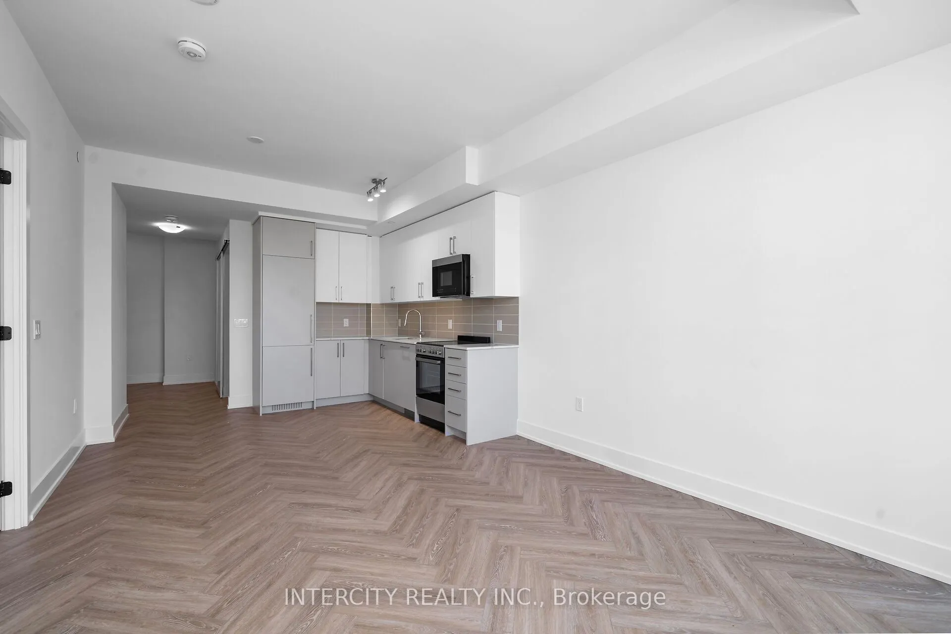 2075 King Road #248