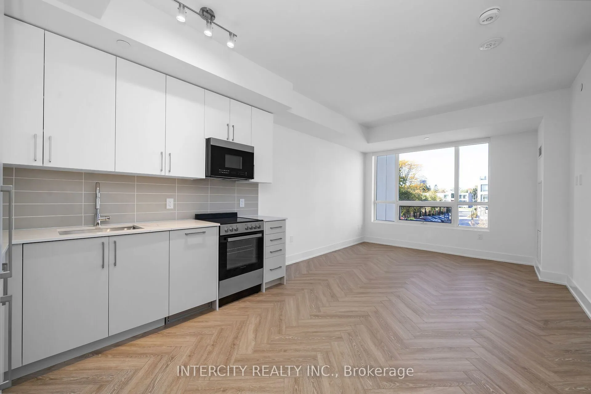 2075 King Road #248
