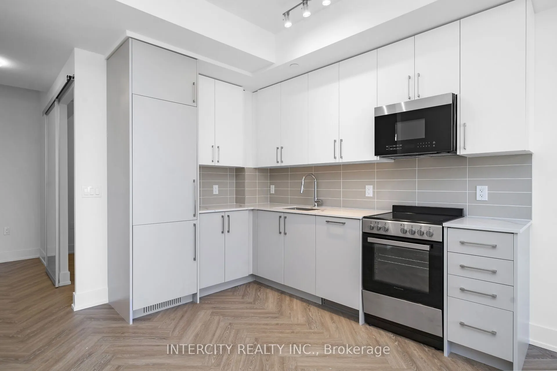 2075 King Road #248
