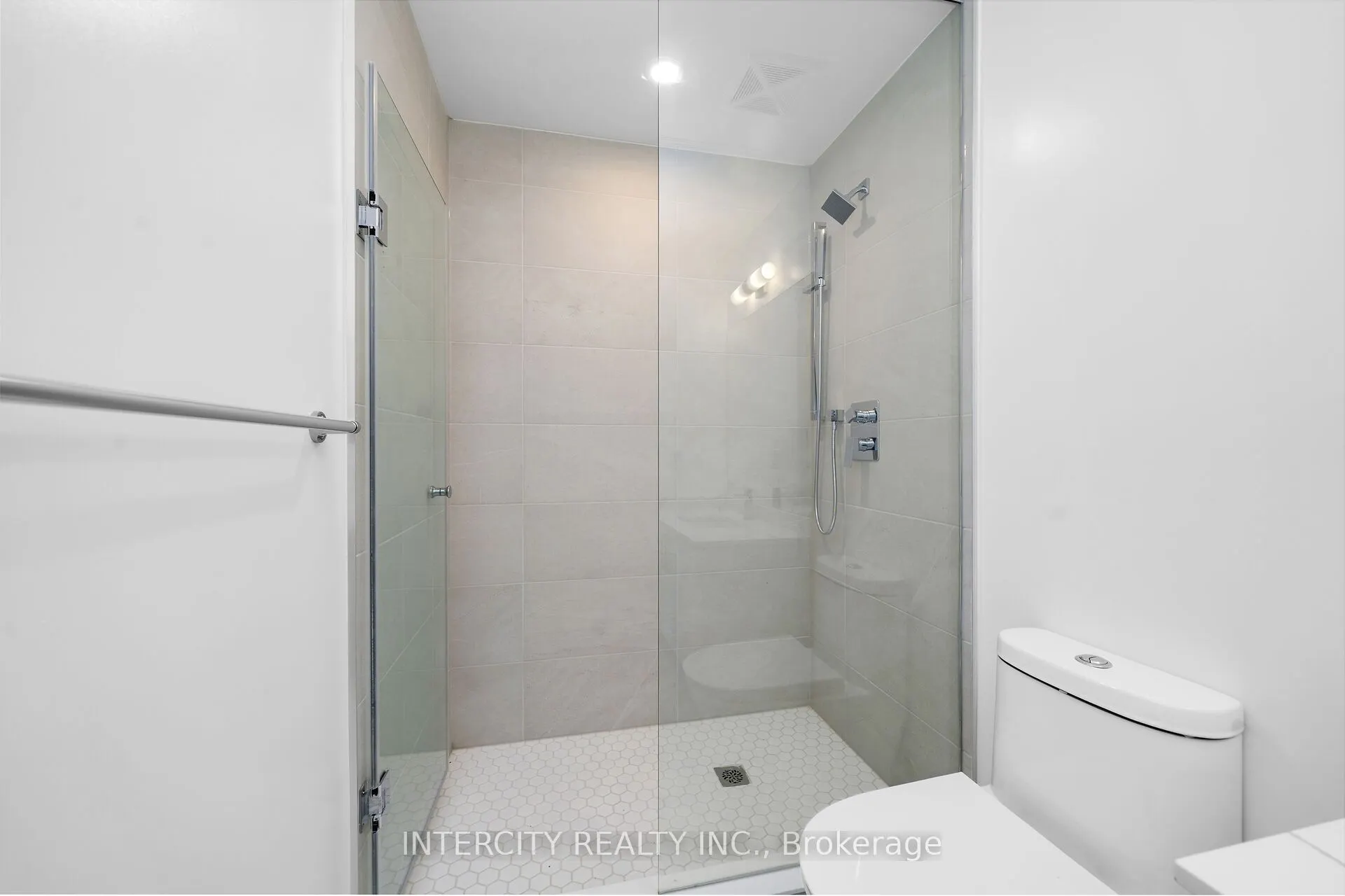2075 King Road #248