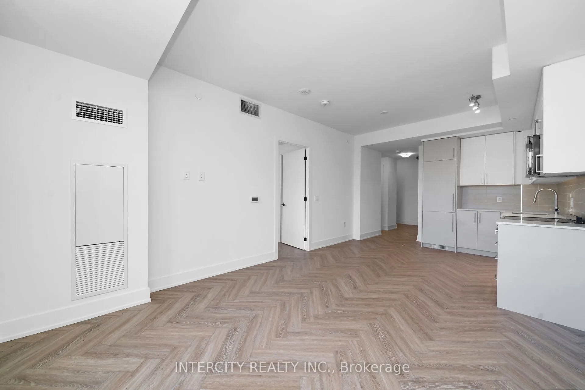 2075 King Road #248