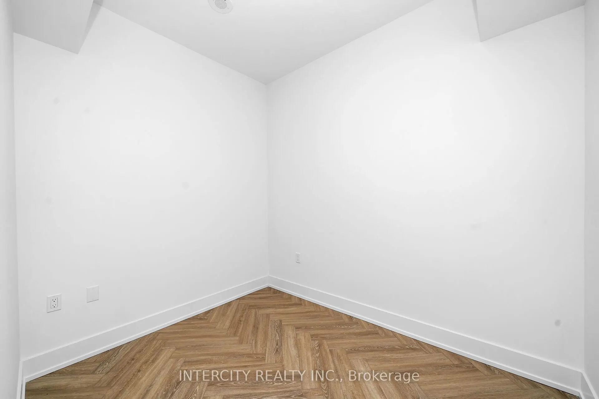 2075 King Road #248