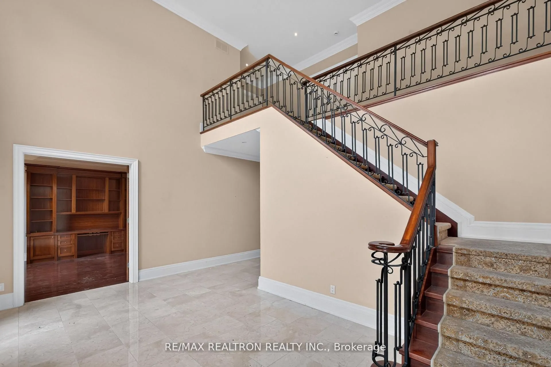 65 Kingswood Drive