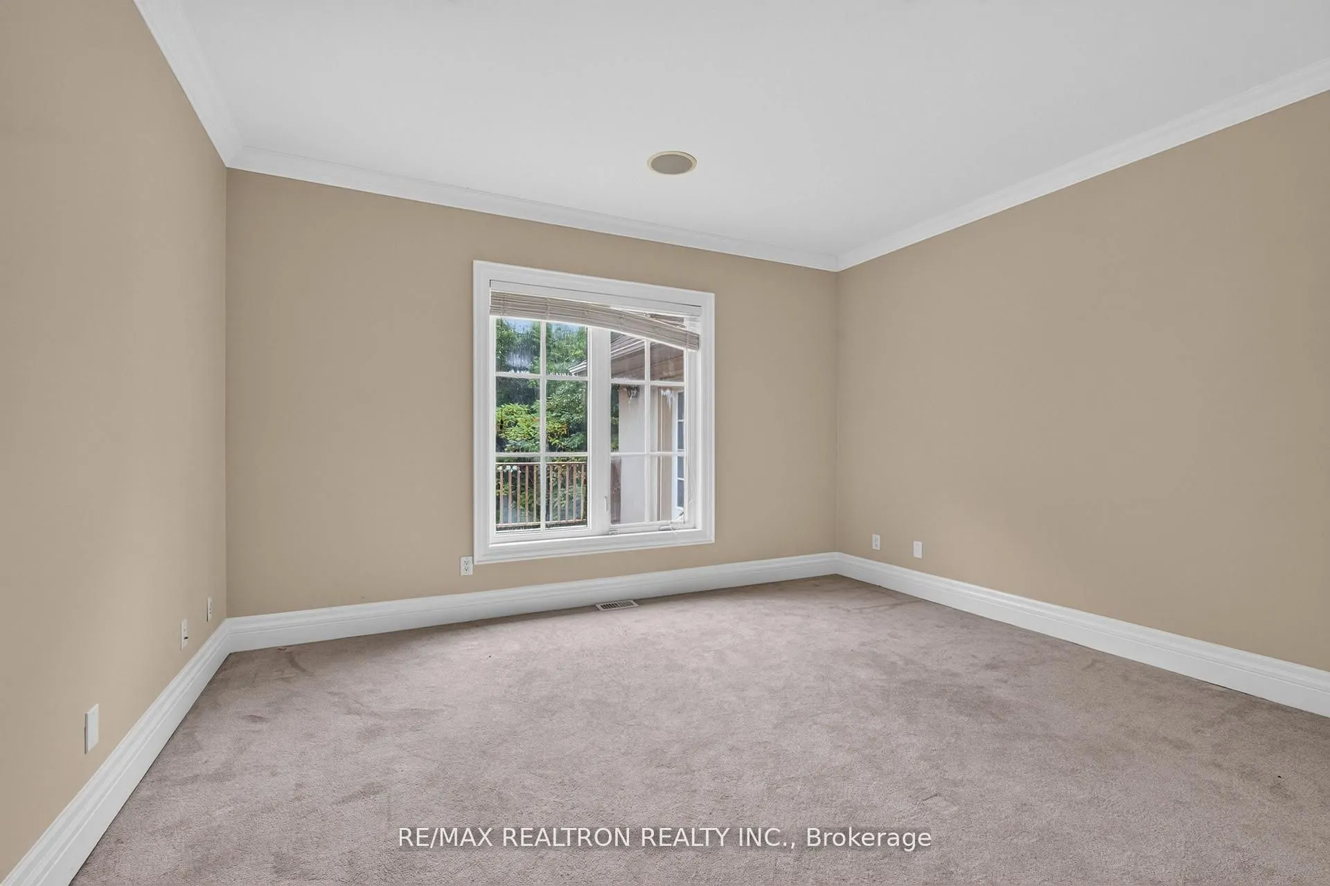 65 Kingswood Drive