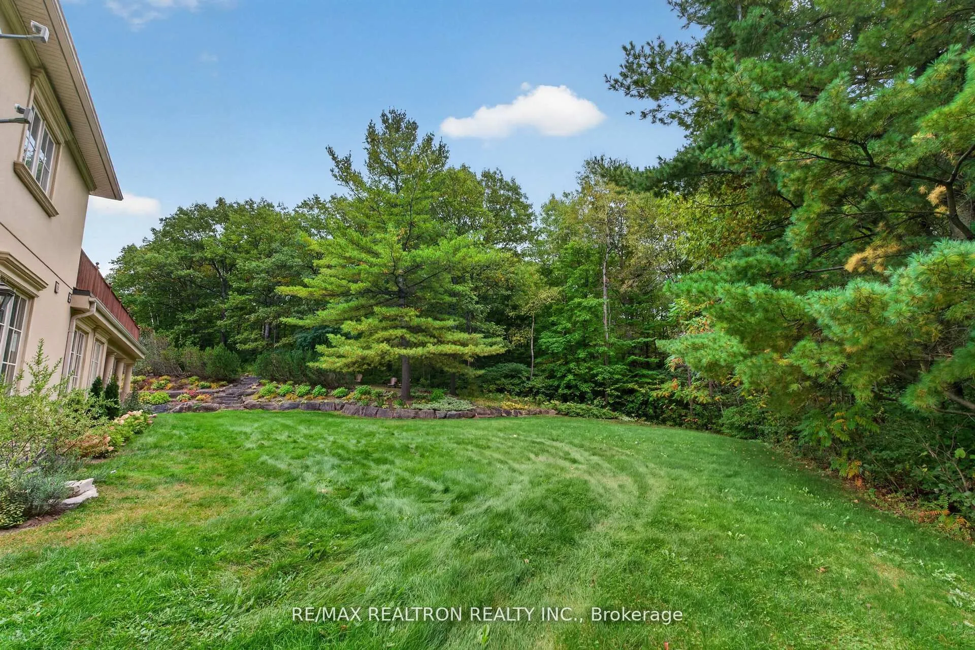65 Kingswood Drive