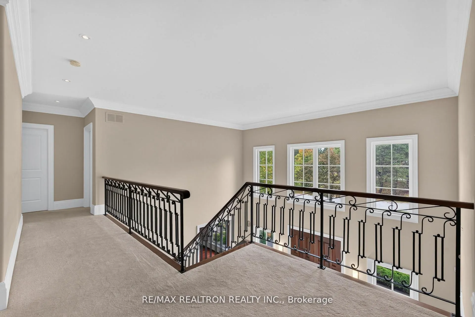 65 Kingswood Drive