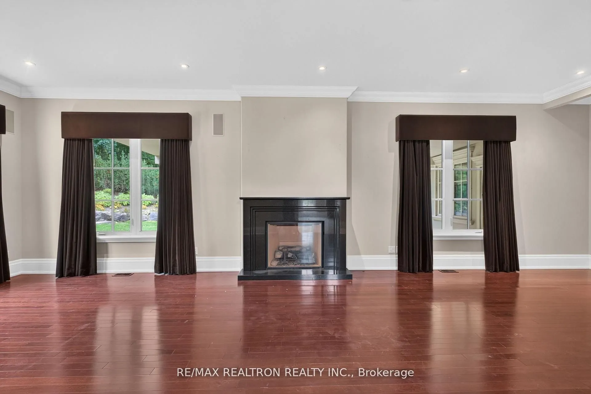 65 Kingswood Drive