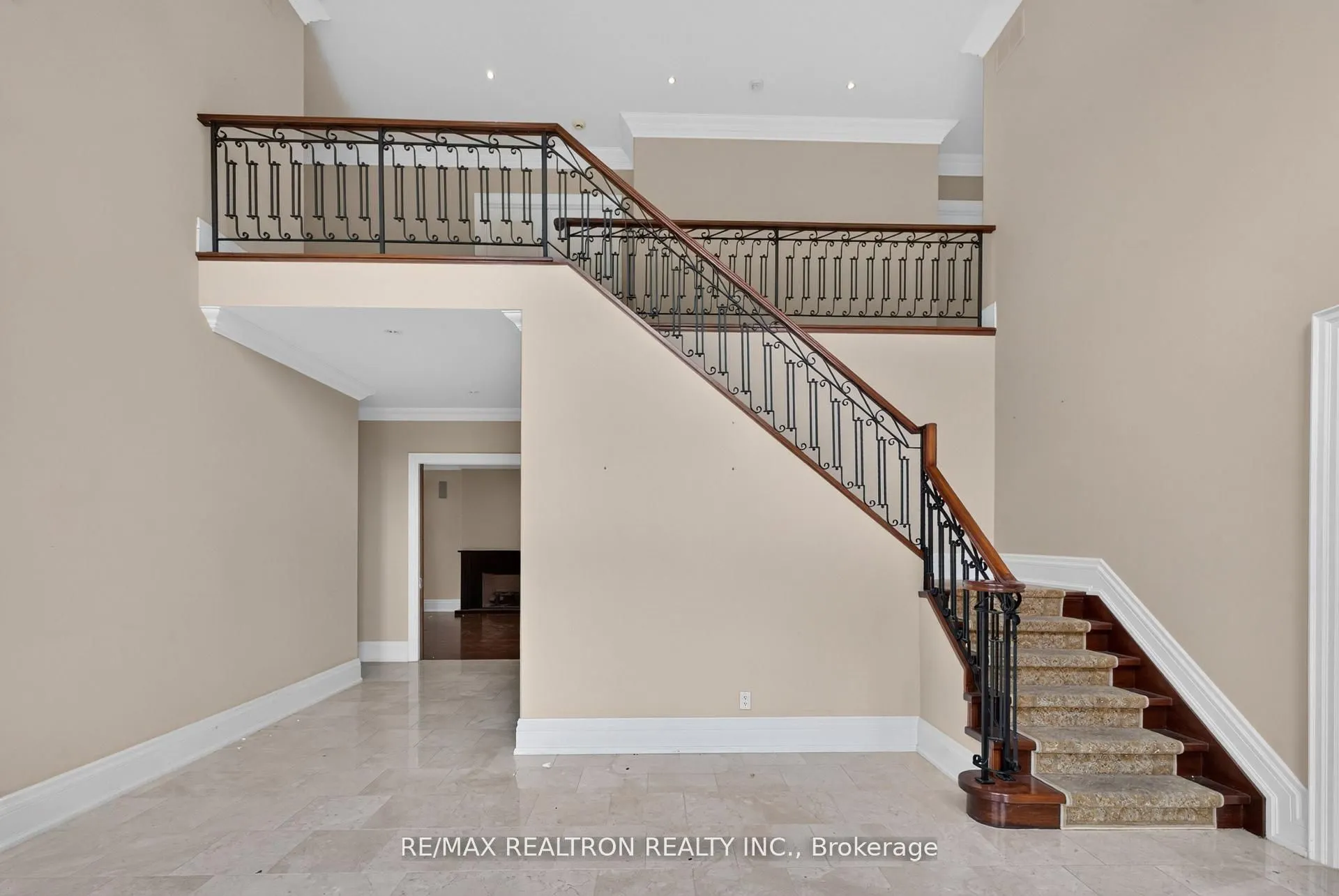 65 Kingswood Drive