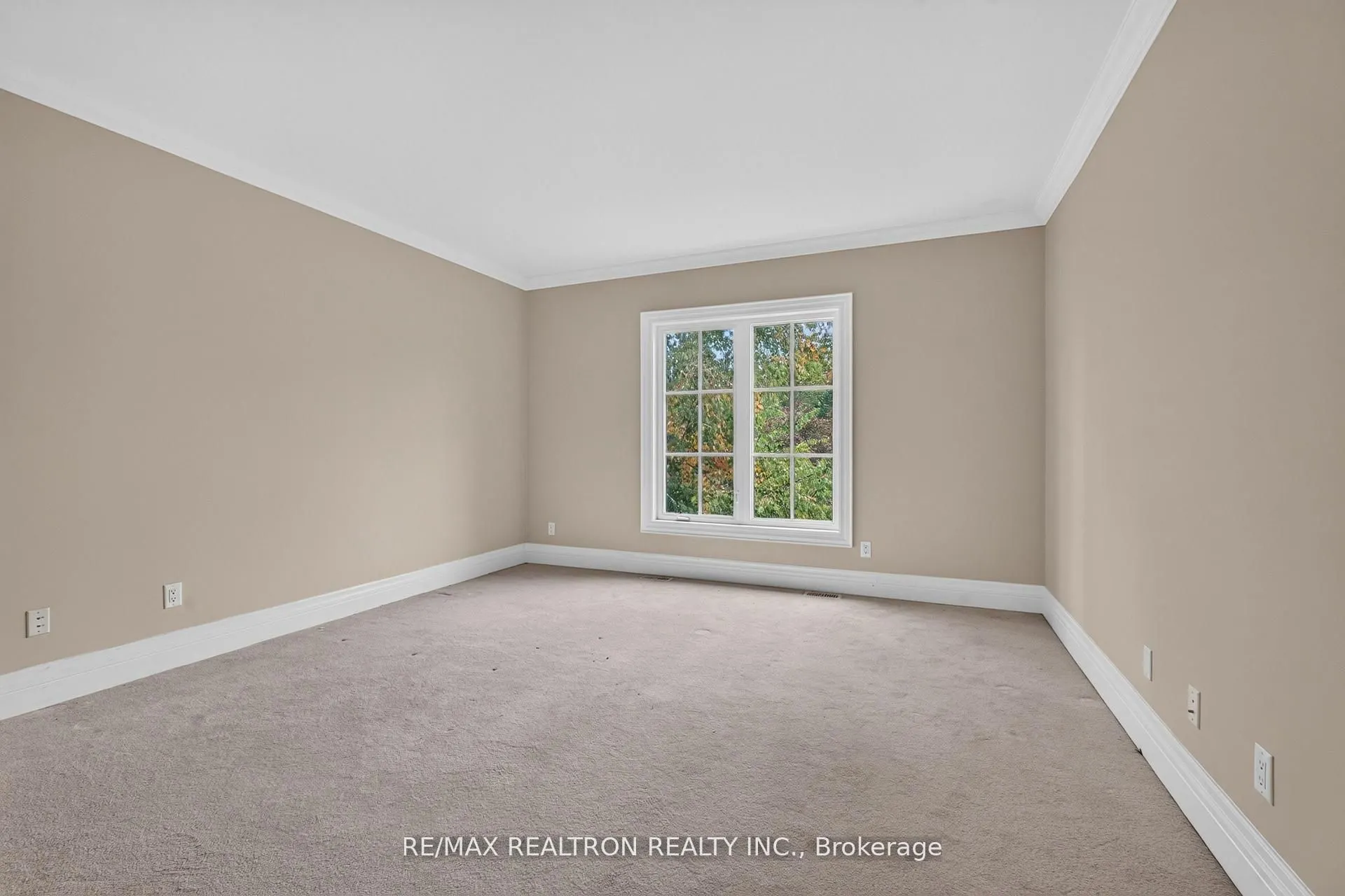 65 Kingswood Drive