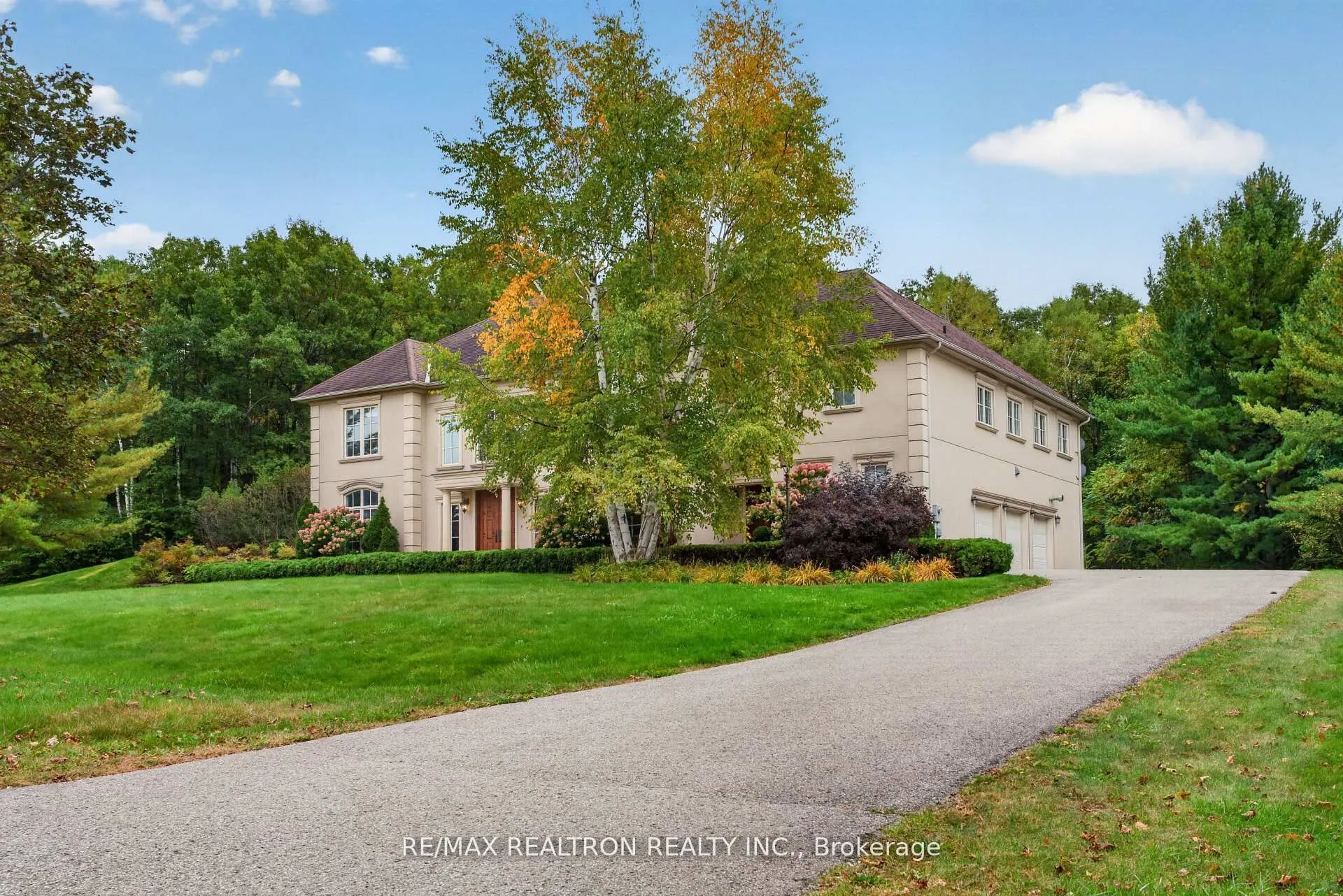 65 Kingswood Drive