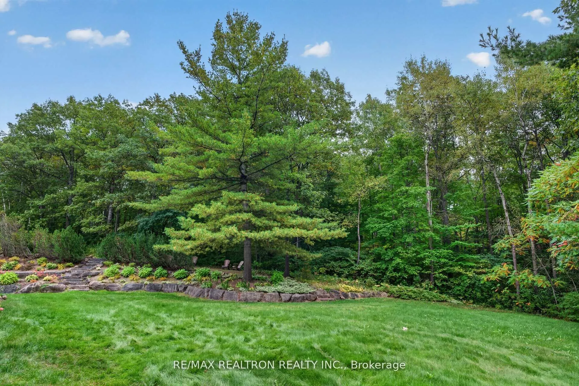 65 Kingswood Drive