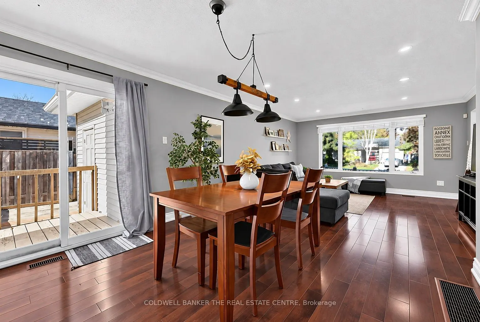 836 Elgin Street