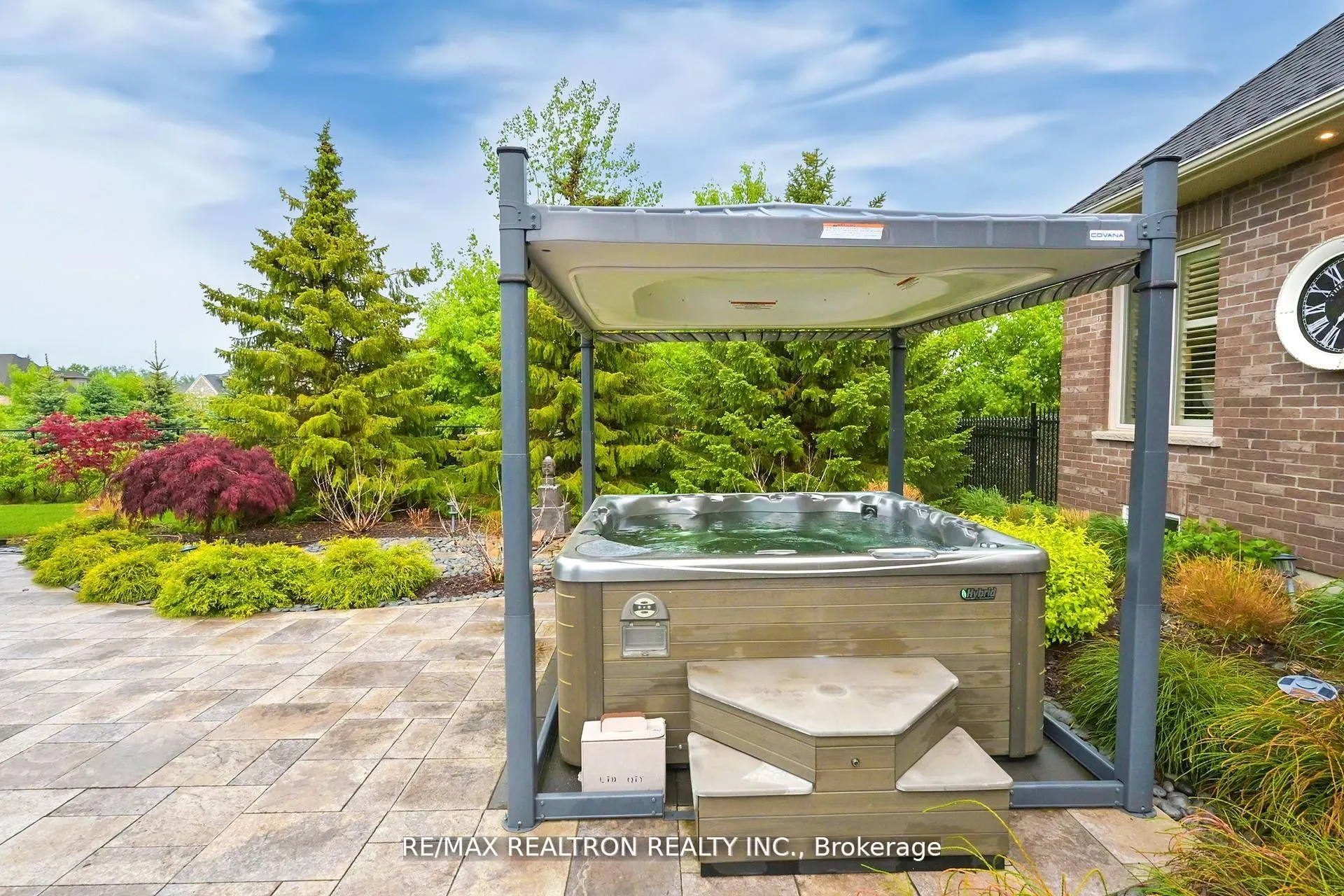15 Pine Vista Avenue