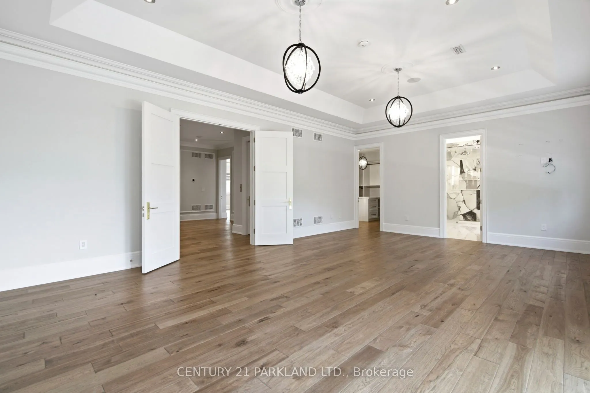 12 Hollywood Crescent