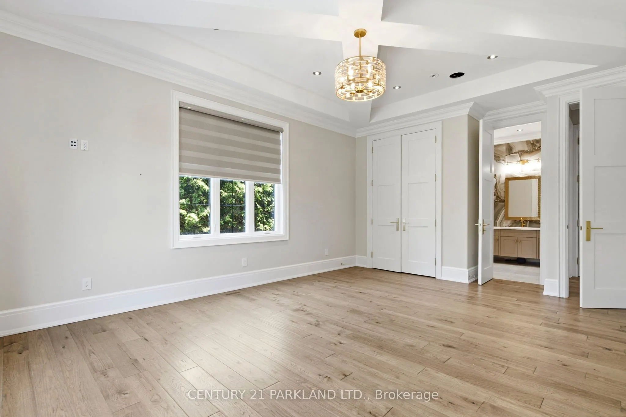 12 Hollywood Crescent
