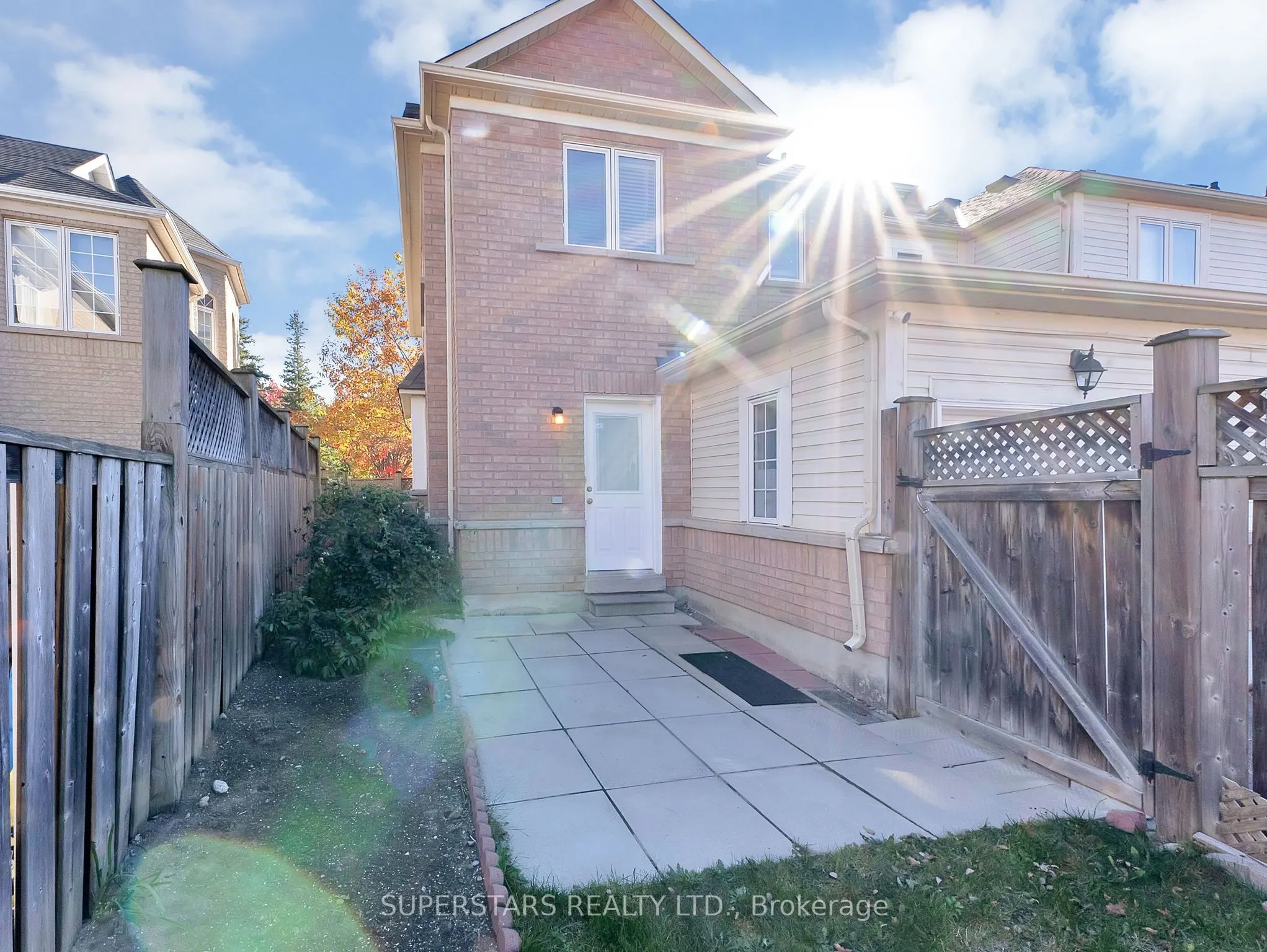 512 Bur Oak Avenue