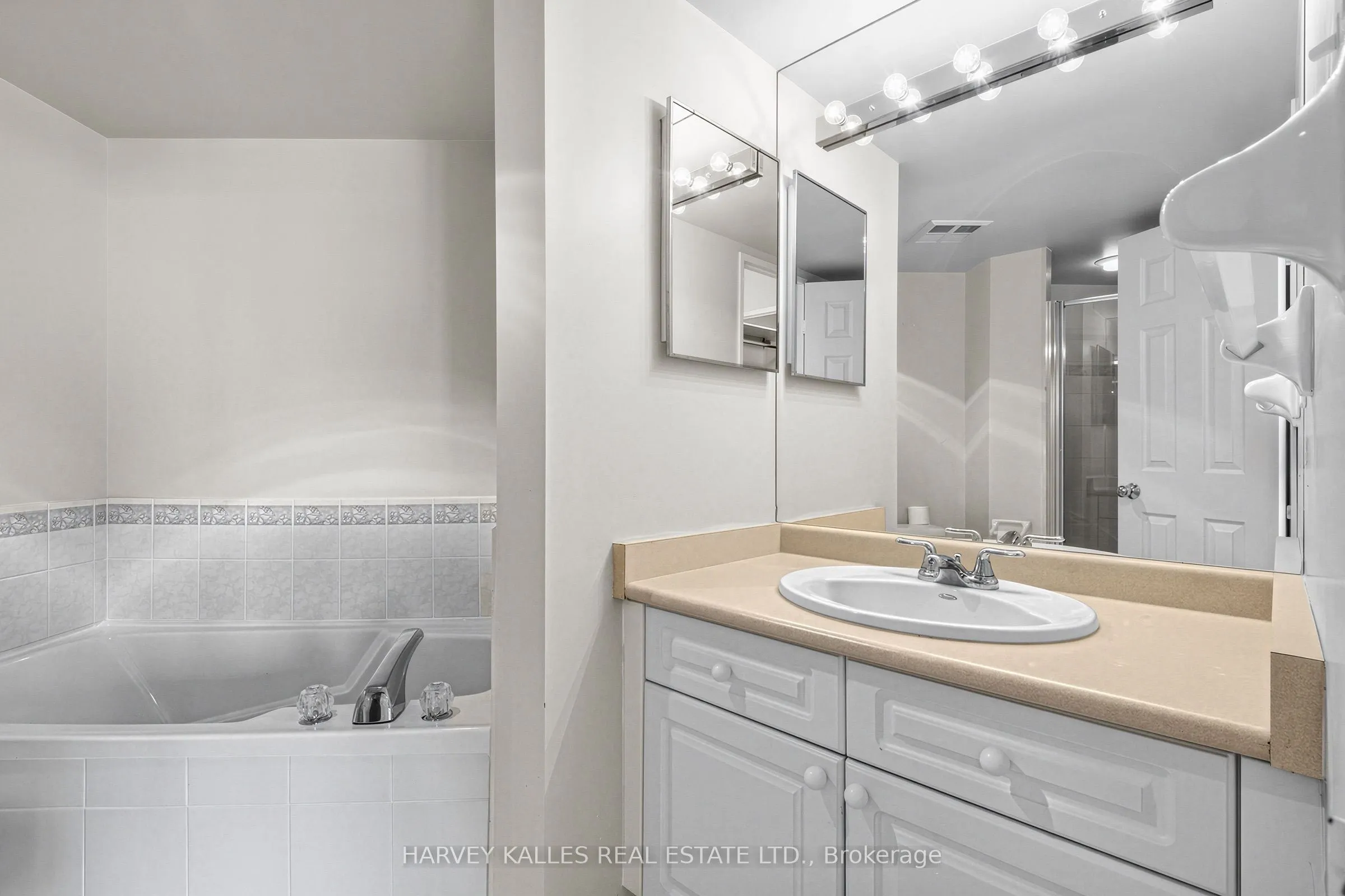 1 Clark Avenue W #1206