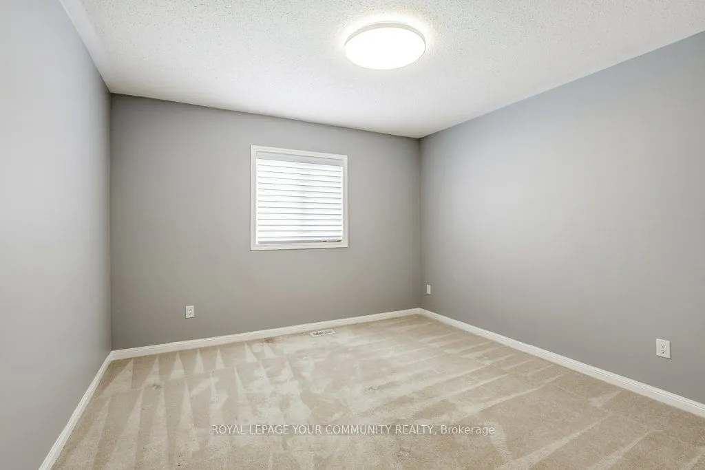 16 Don Hadden Crescent