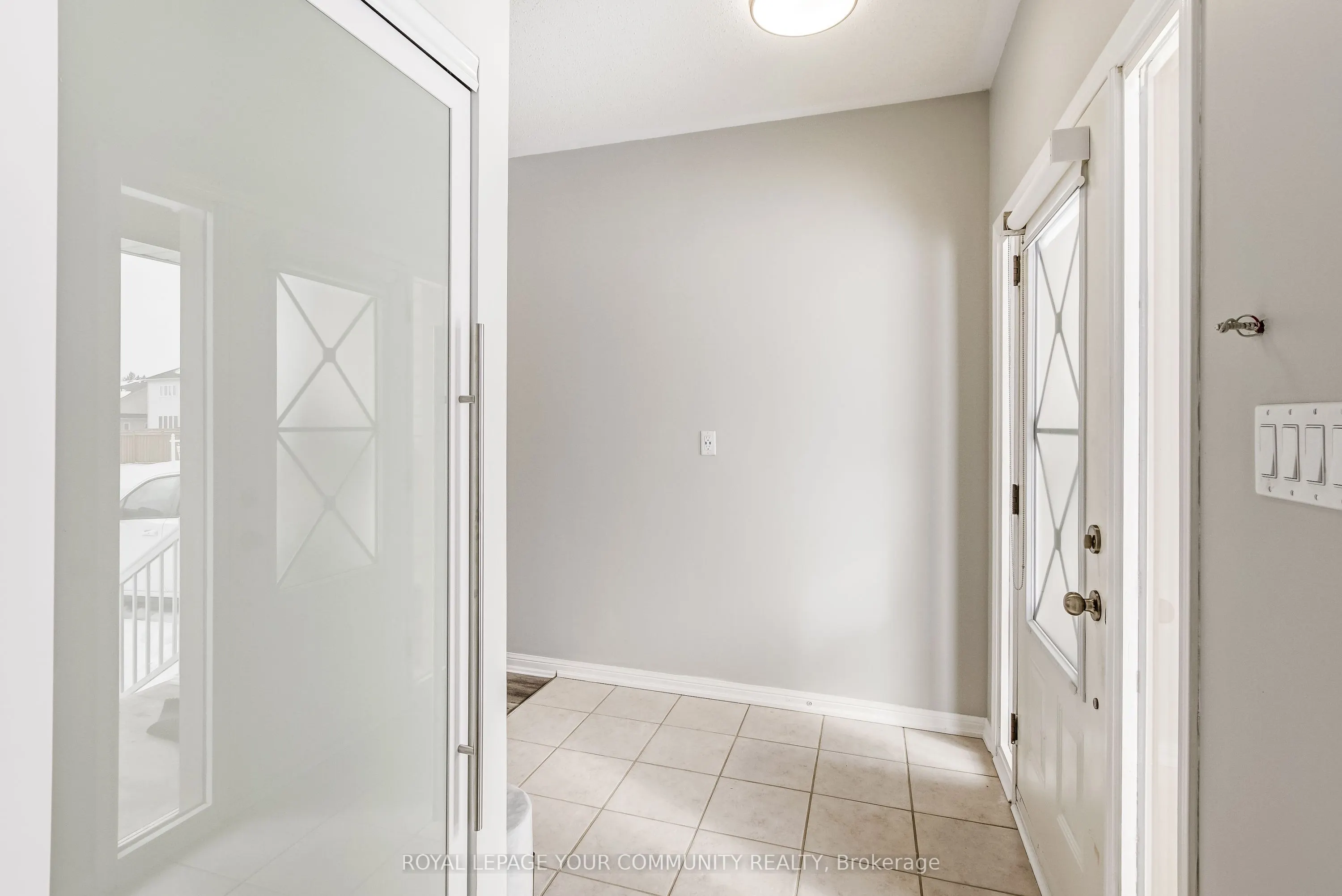 16 Don Hadden Crescent
