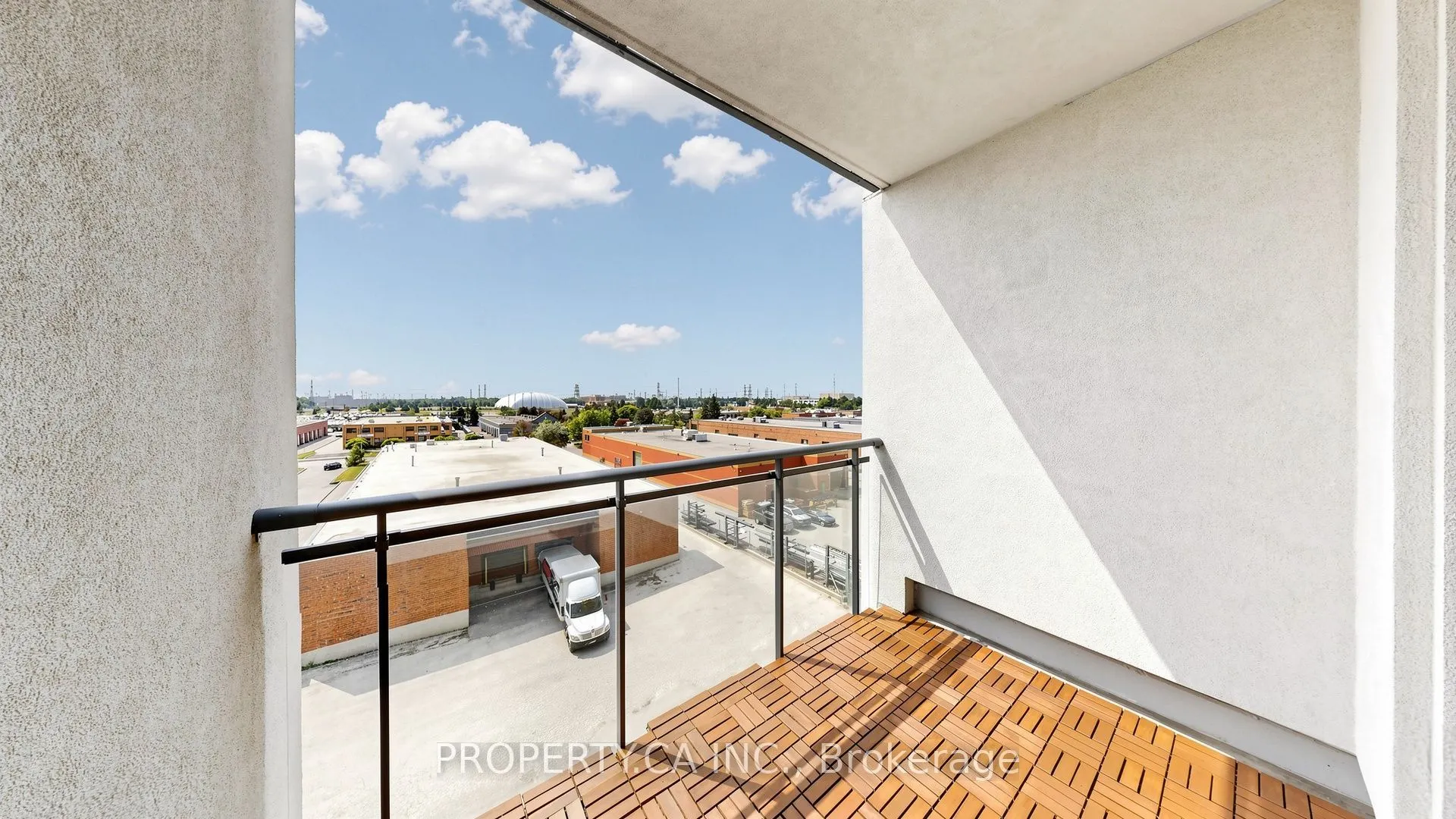 24 Woodstream Boulevard #516