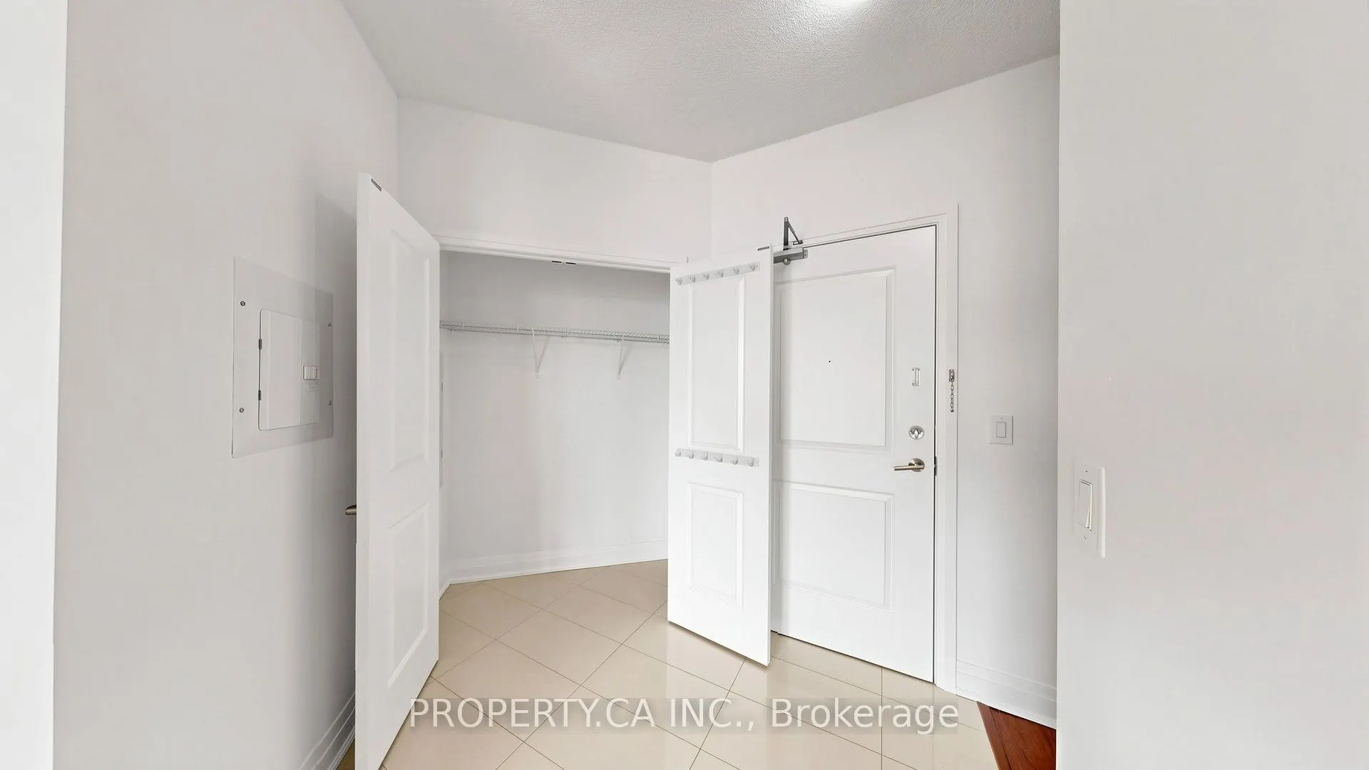 24 Woodstream Boulevard #516
