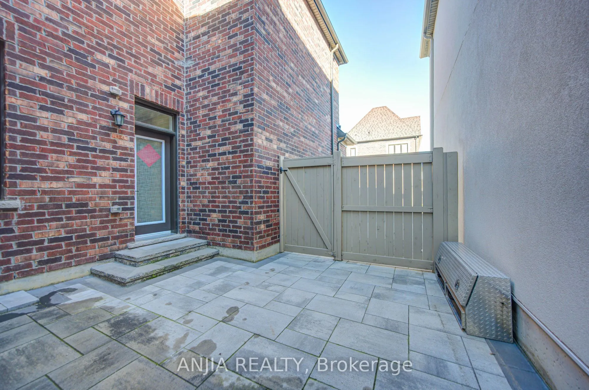 107 Guardhouse Crescent