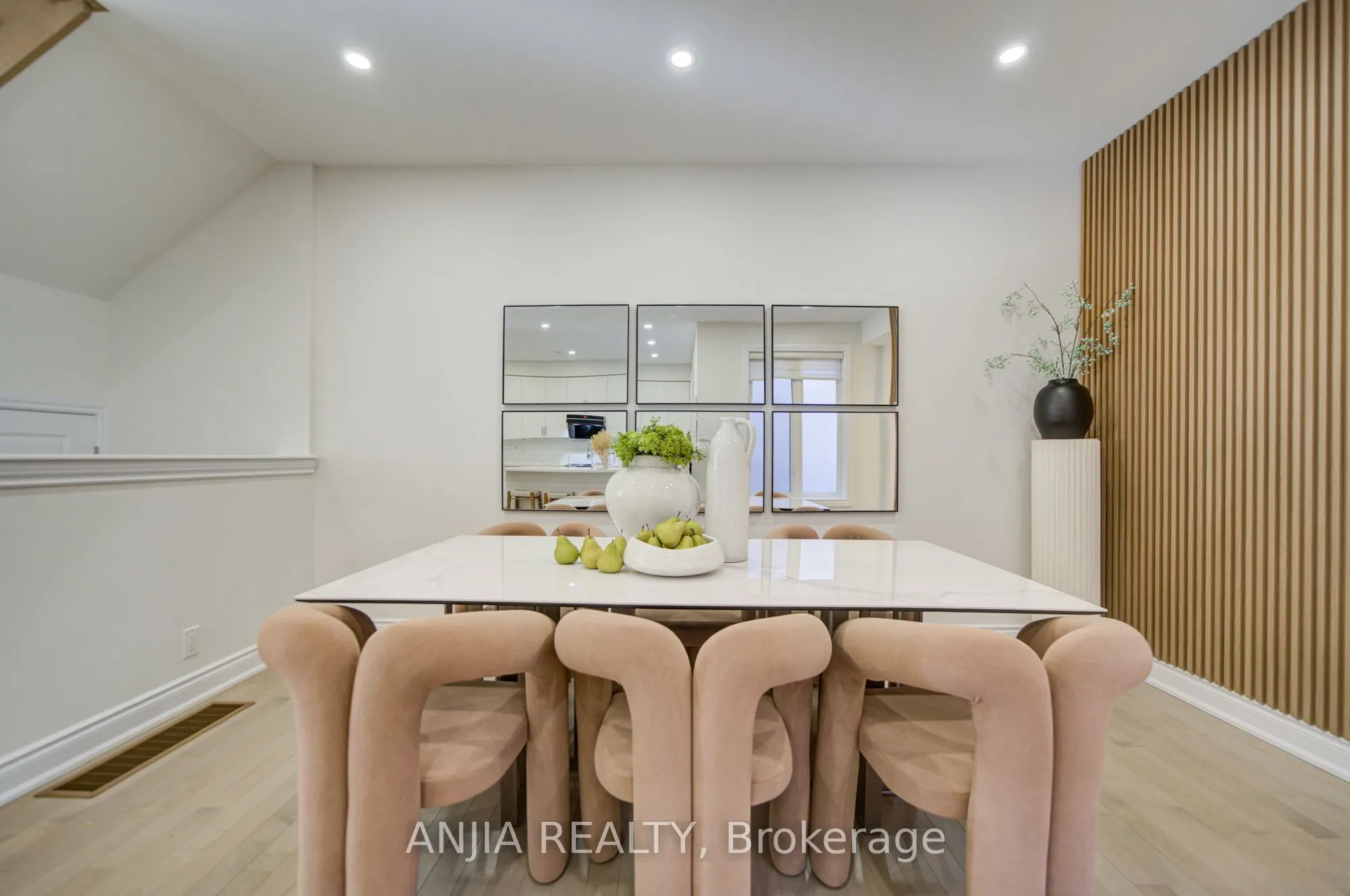 107 Guardhouse Crescent