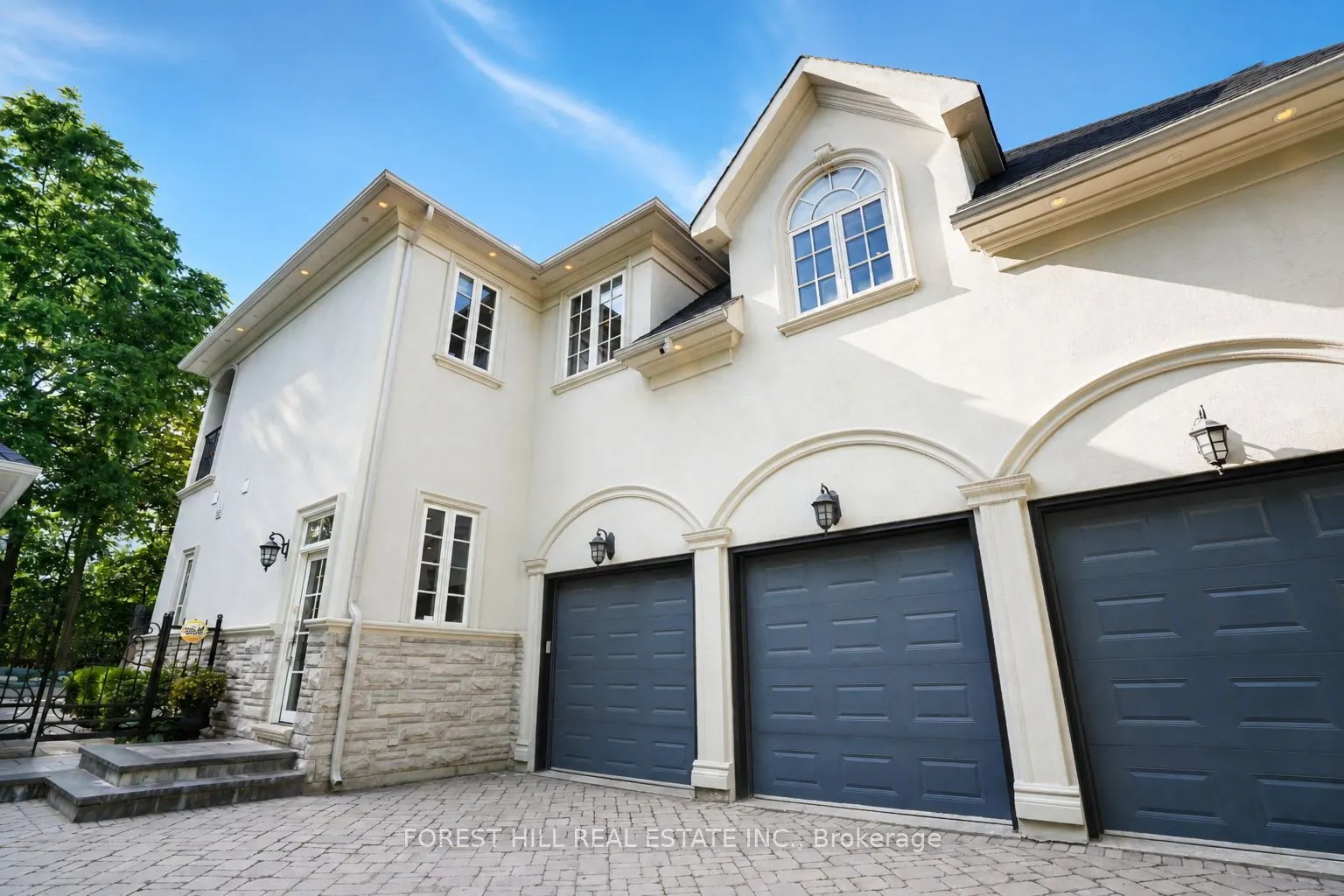 160 Renaissance Court