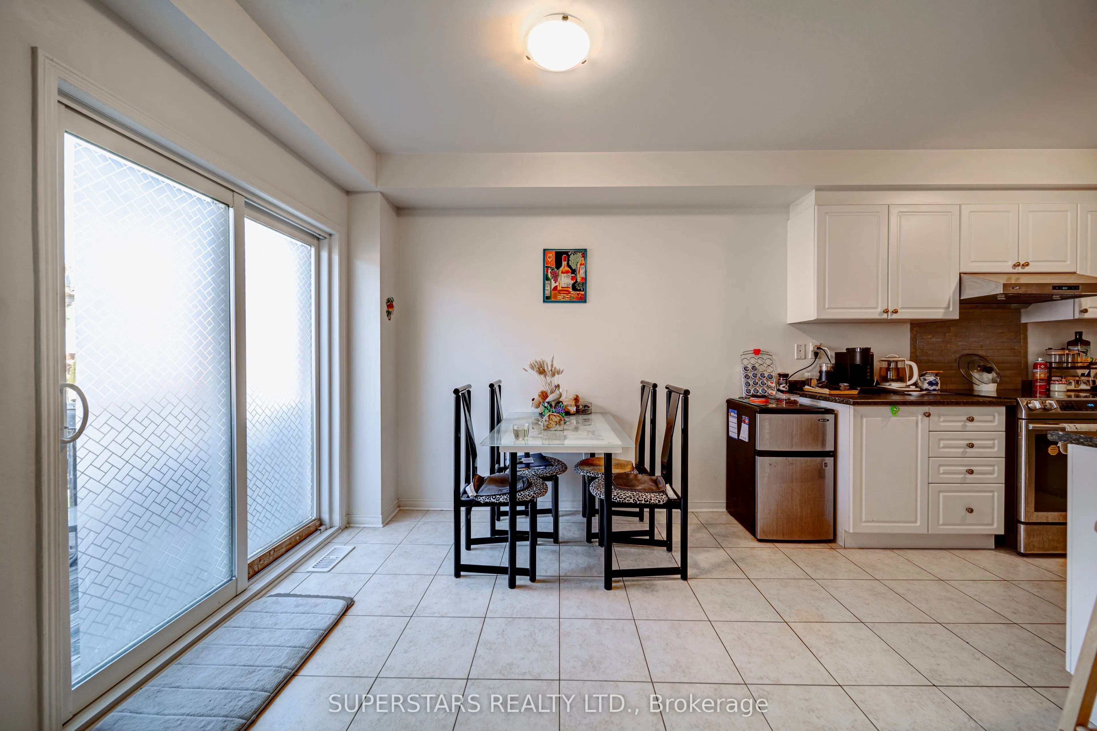 13 Eastwind Drive