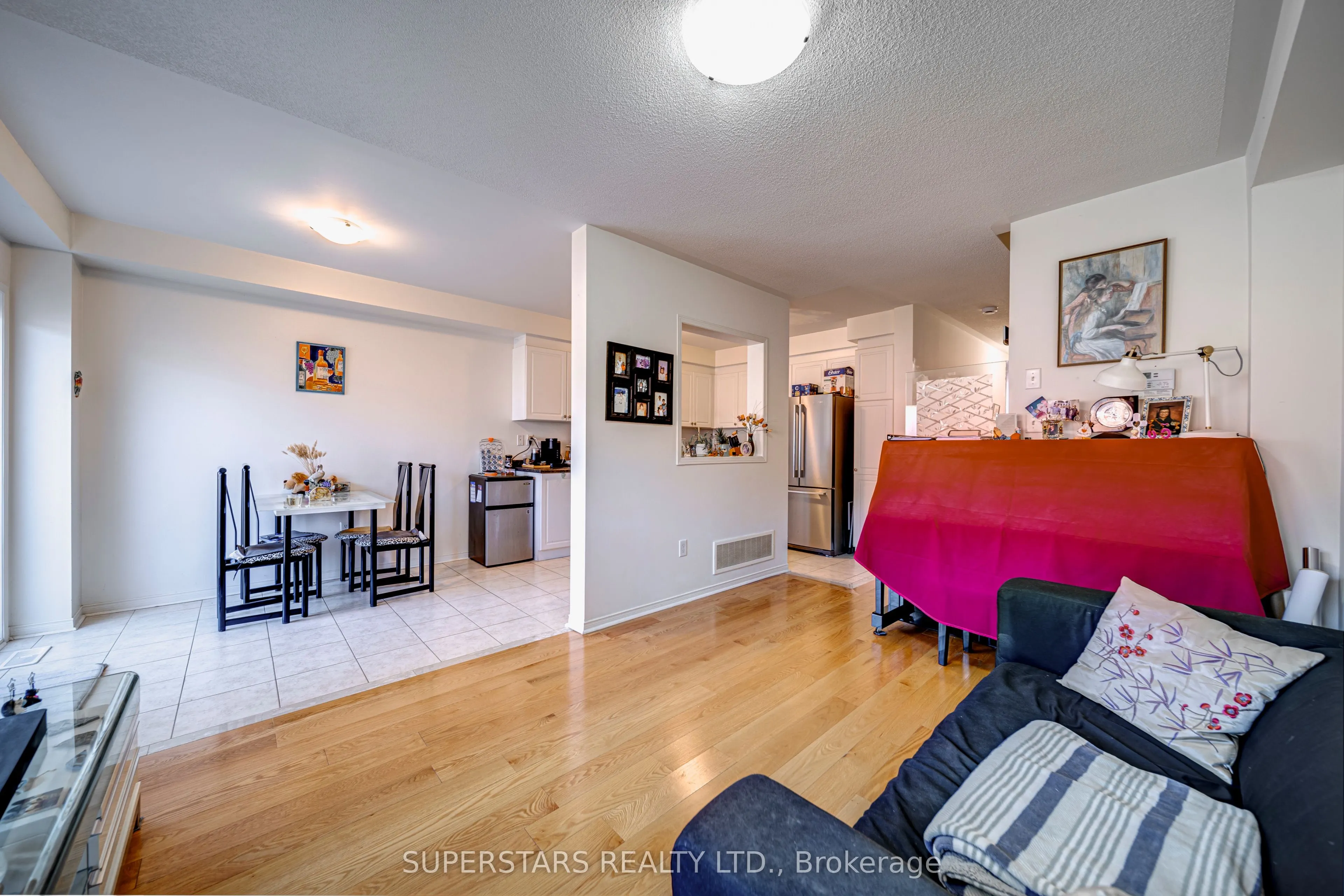 13 Eastwind Drive