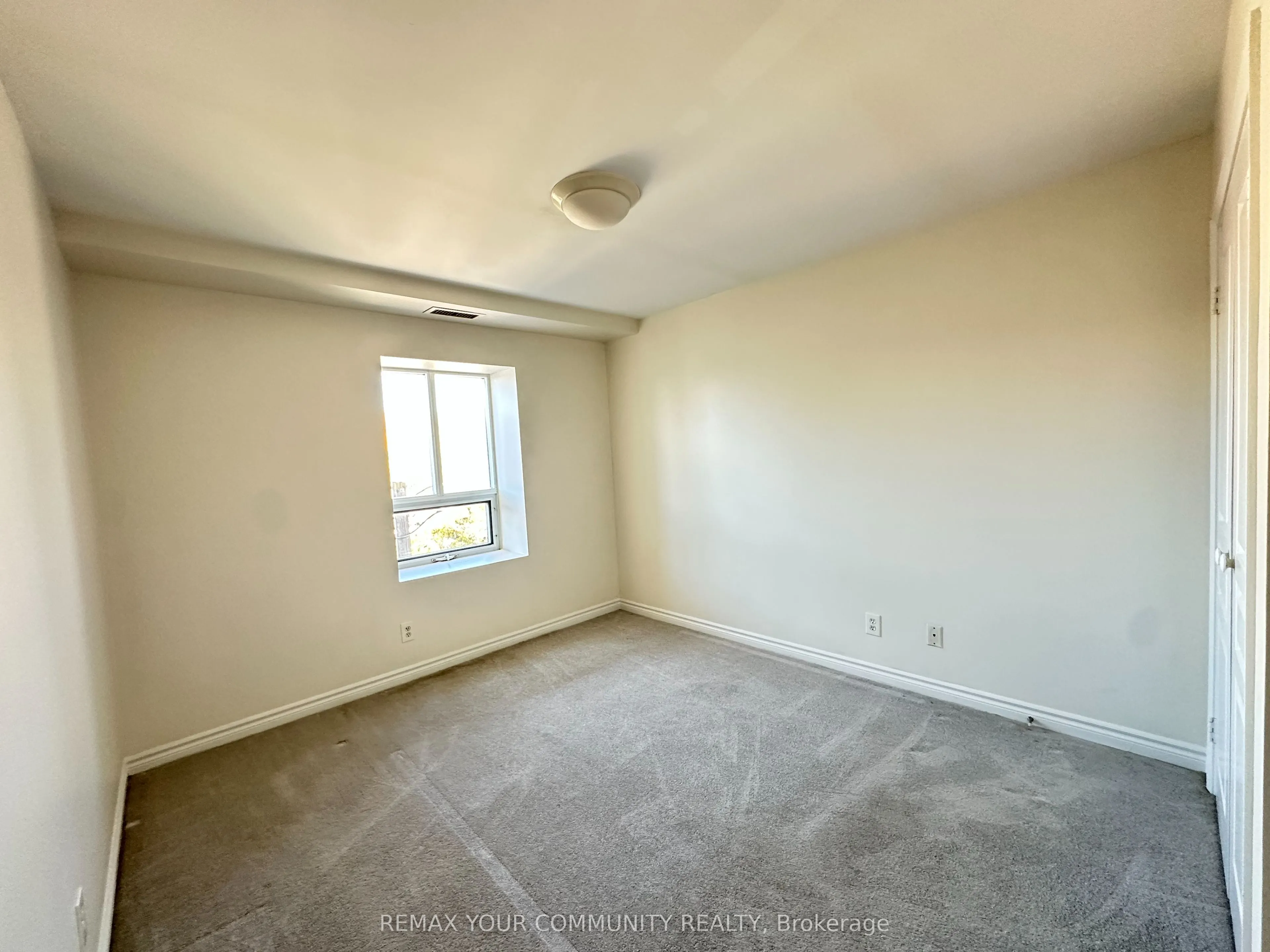 15207 Yonge Street #305