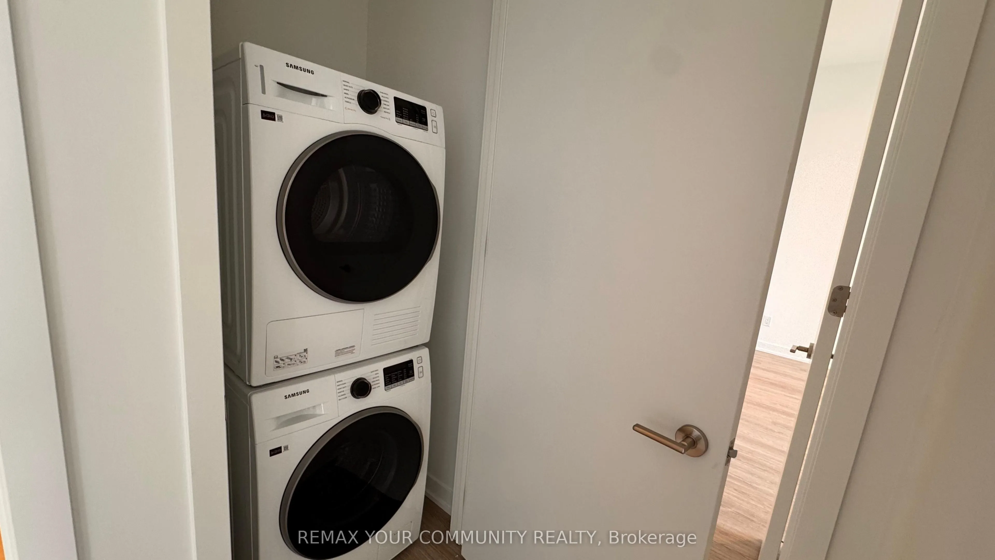 8188 Yonge Street #1004