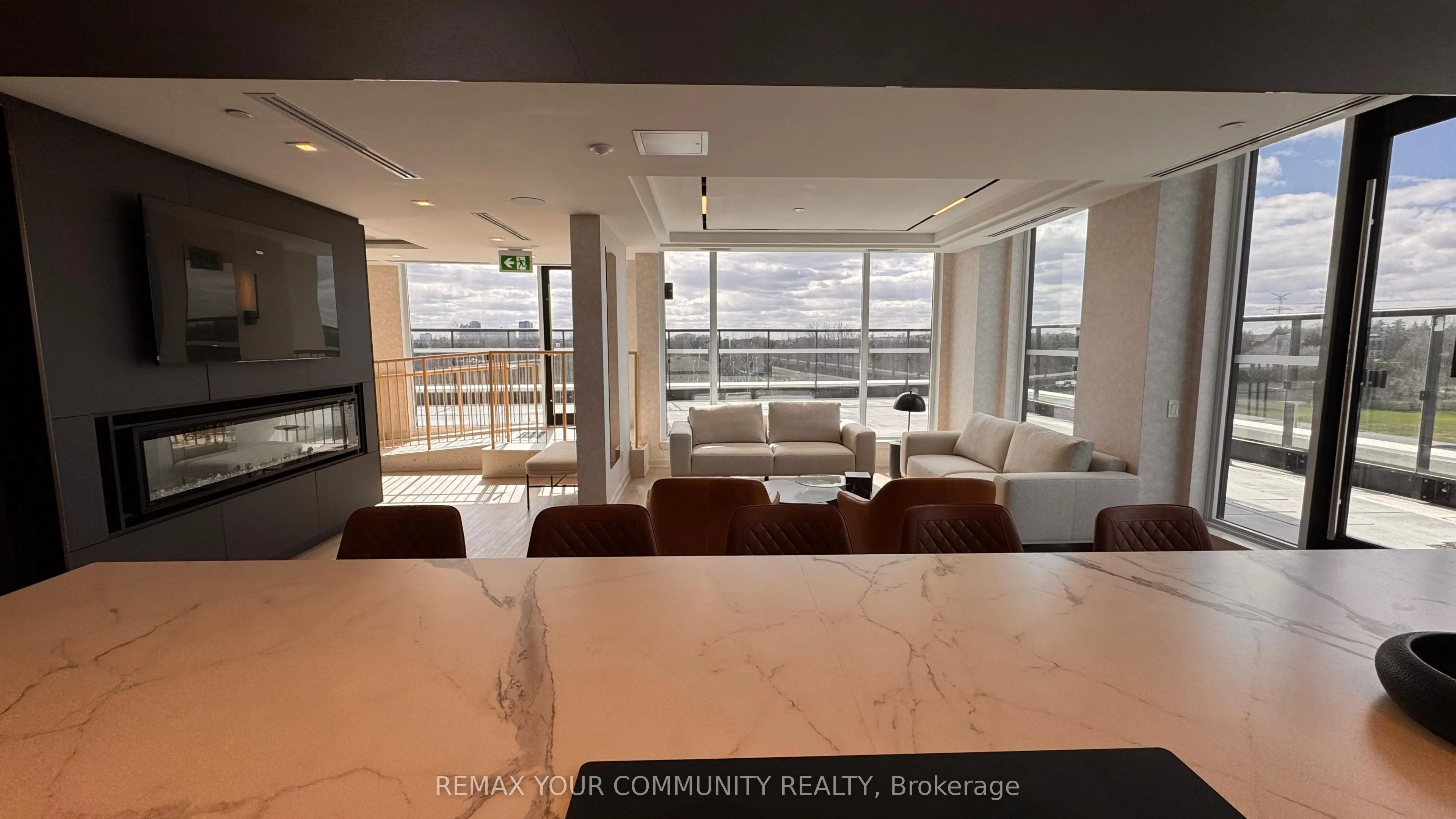 8188 Yonge Street #1004