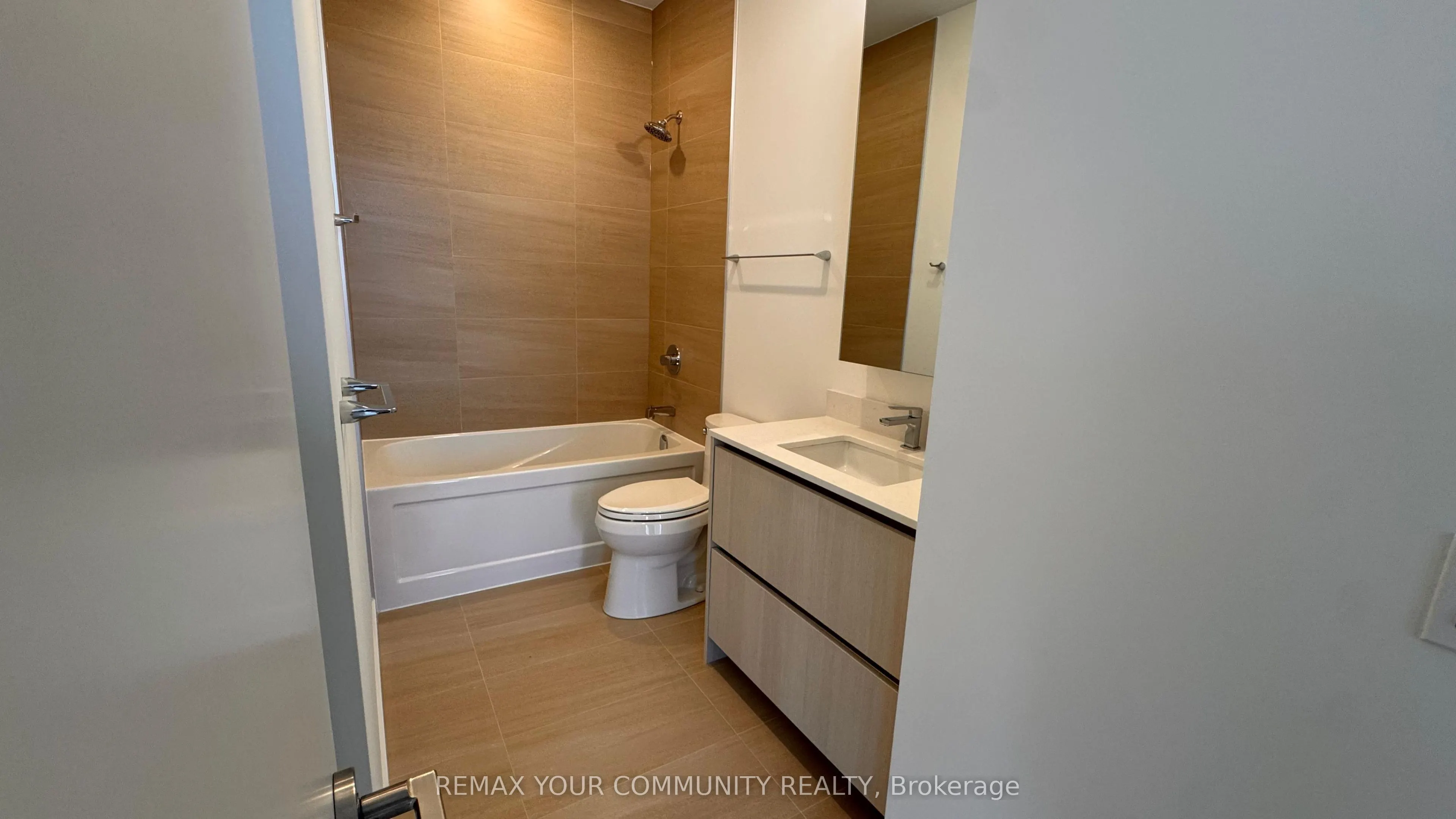 8188 Yonge Street #1004