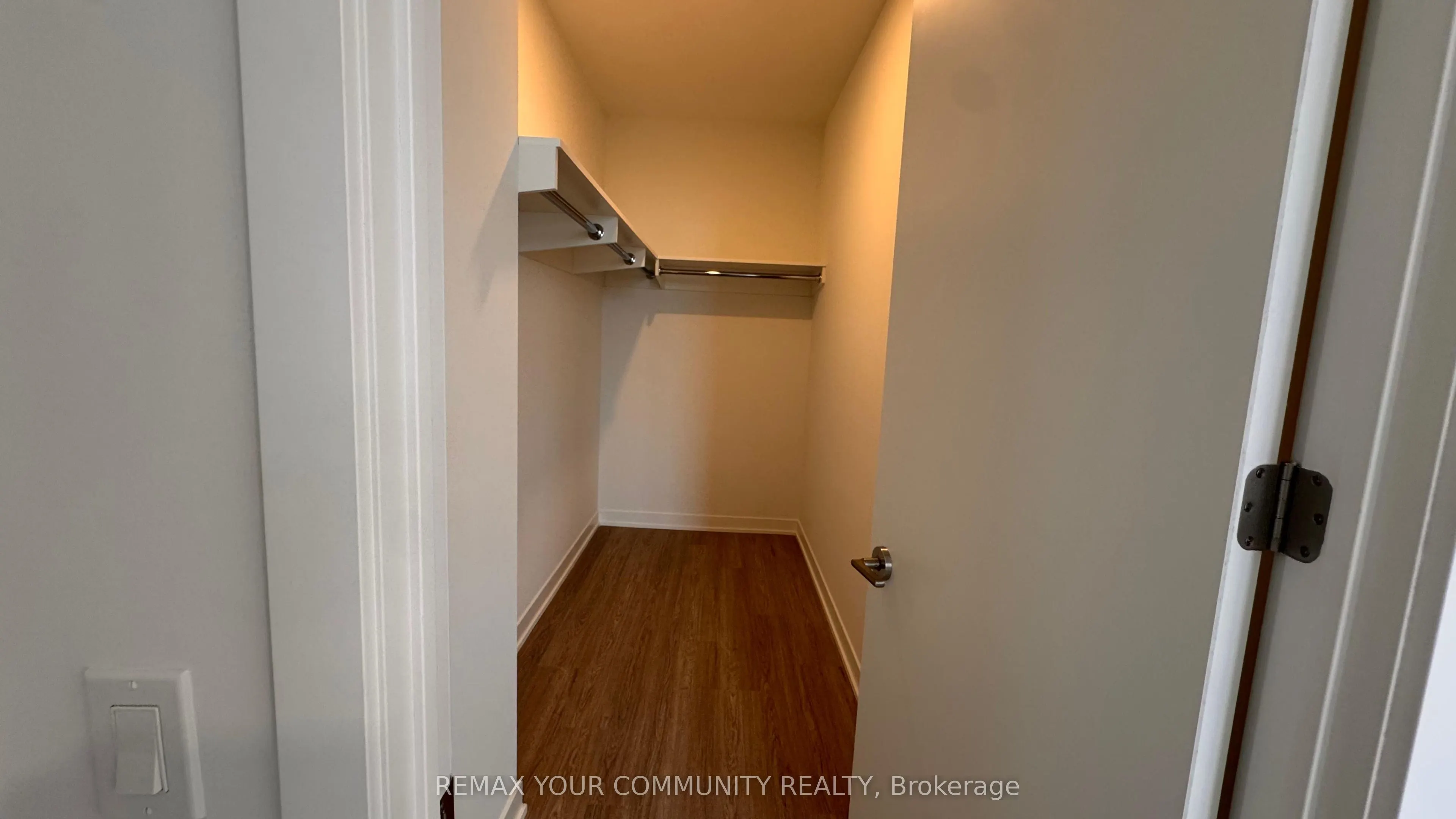 8188 Yonge Street #1004