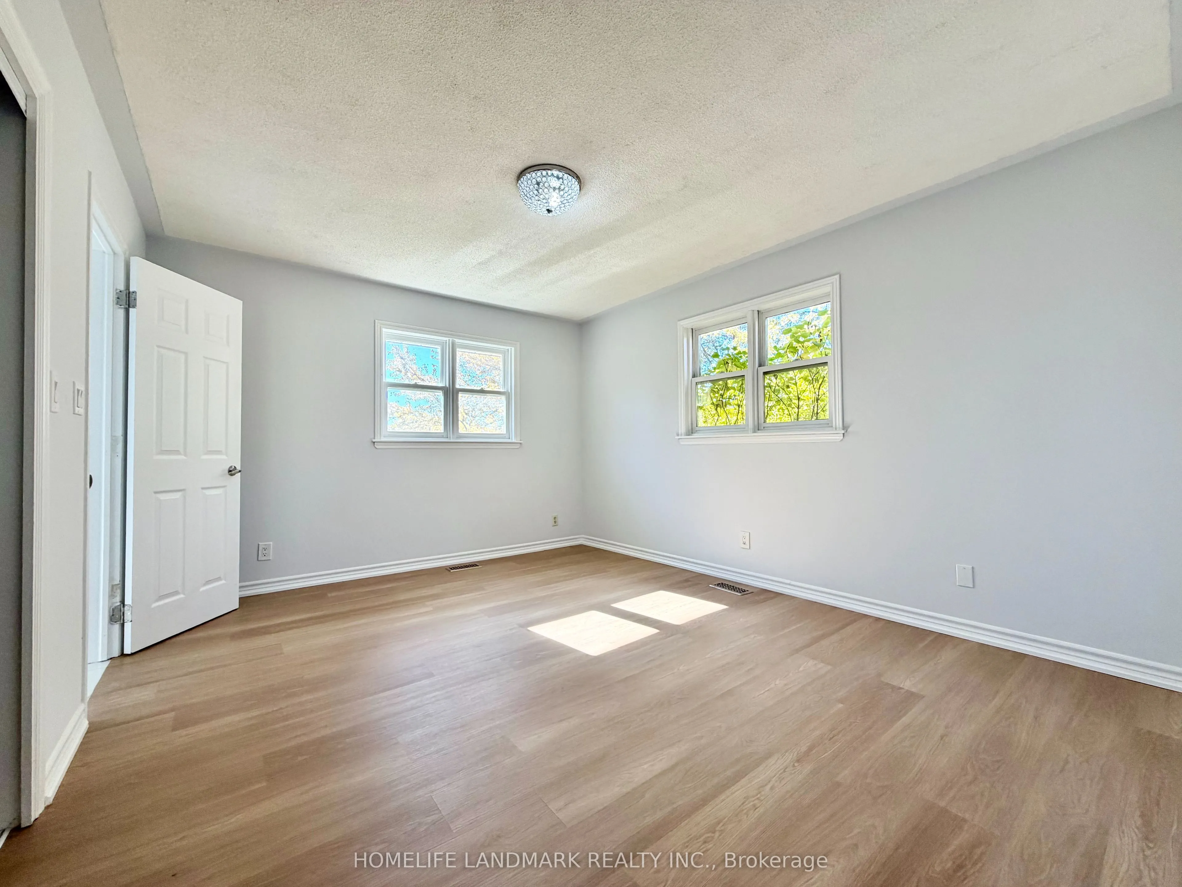 1135 rovenshoe Road S