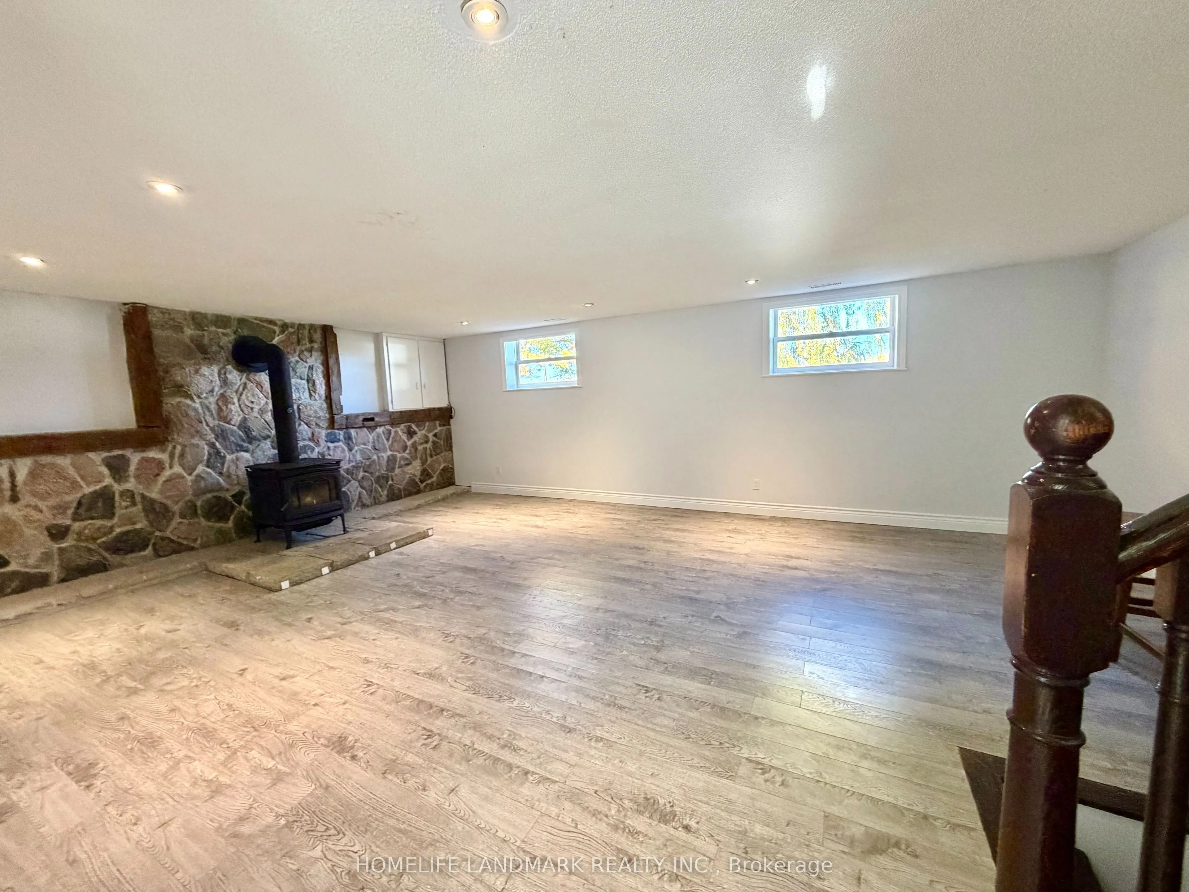 1135 rovenshoe Road S