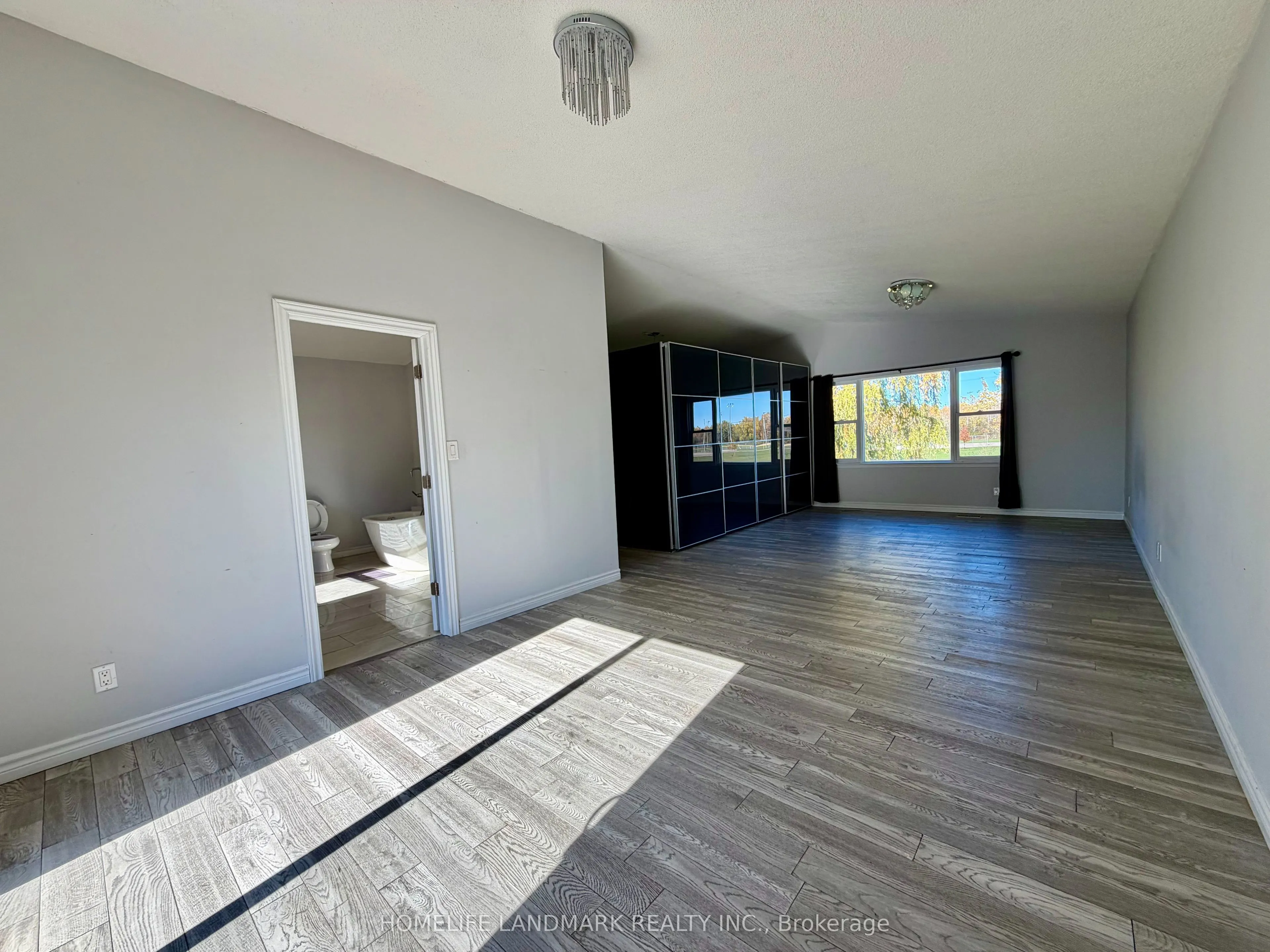 1135 rovenshoe Road S