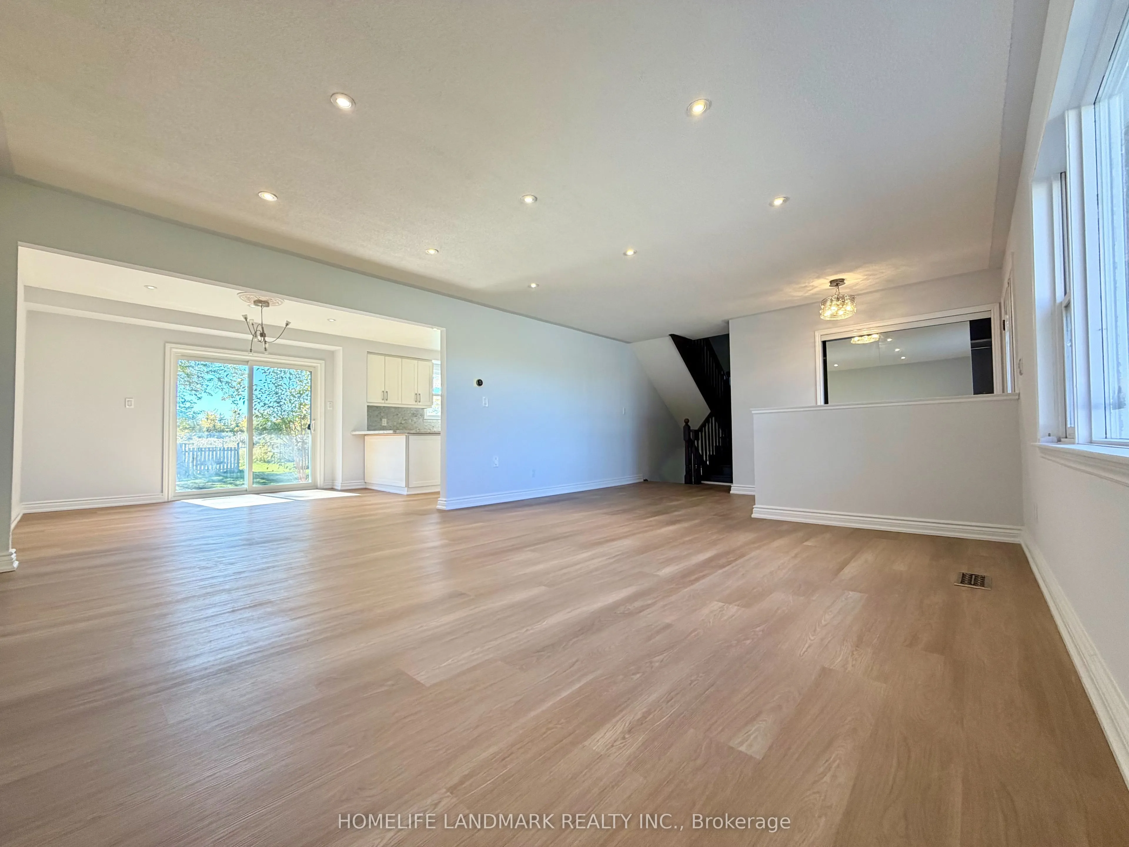 1135 rovenshoe Road S