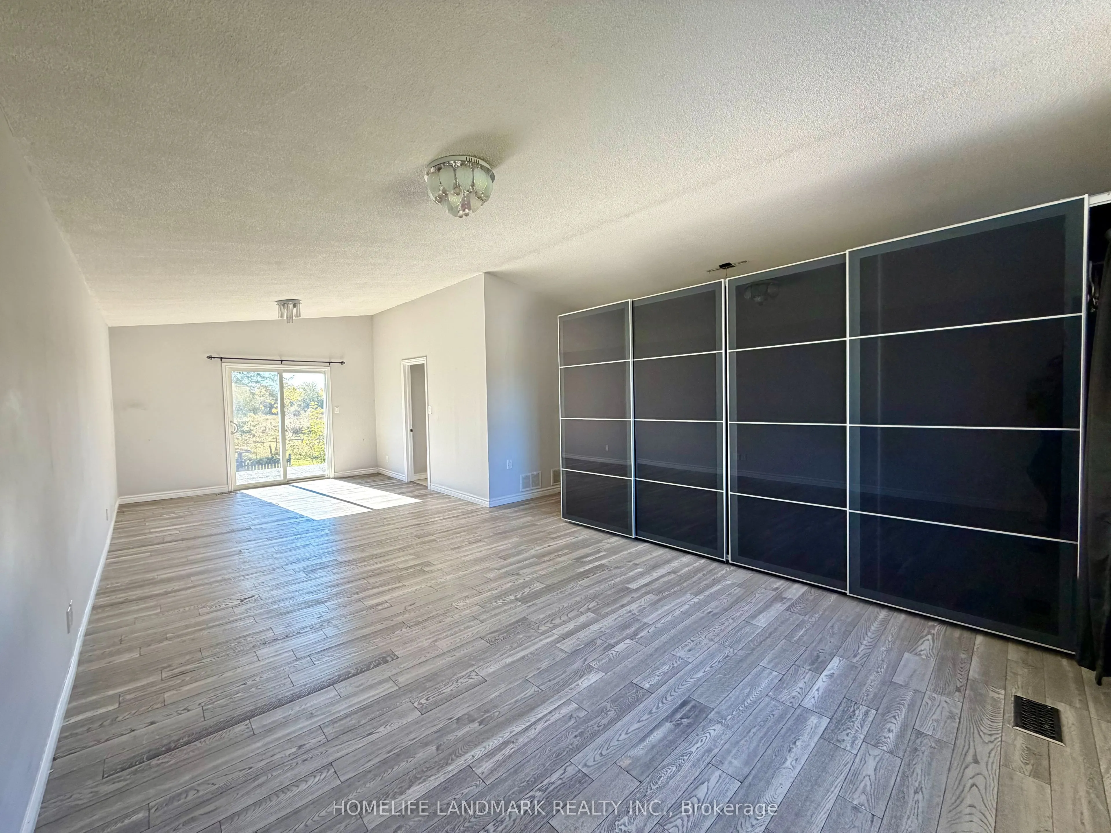 1135 rovenshoe Road S