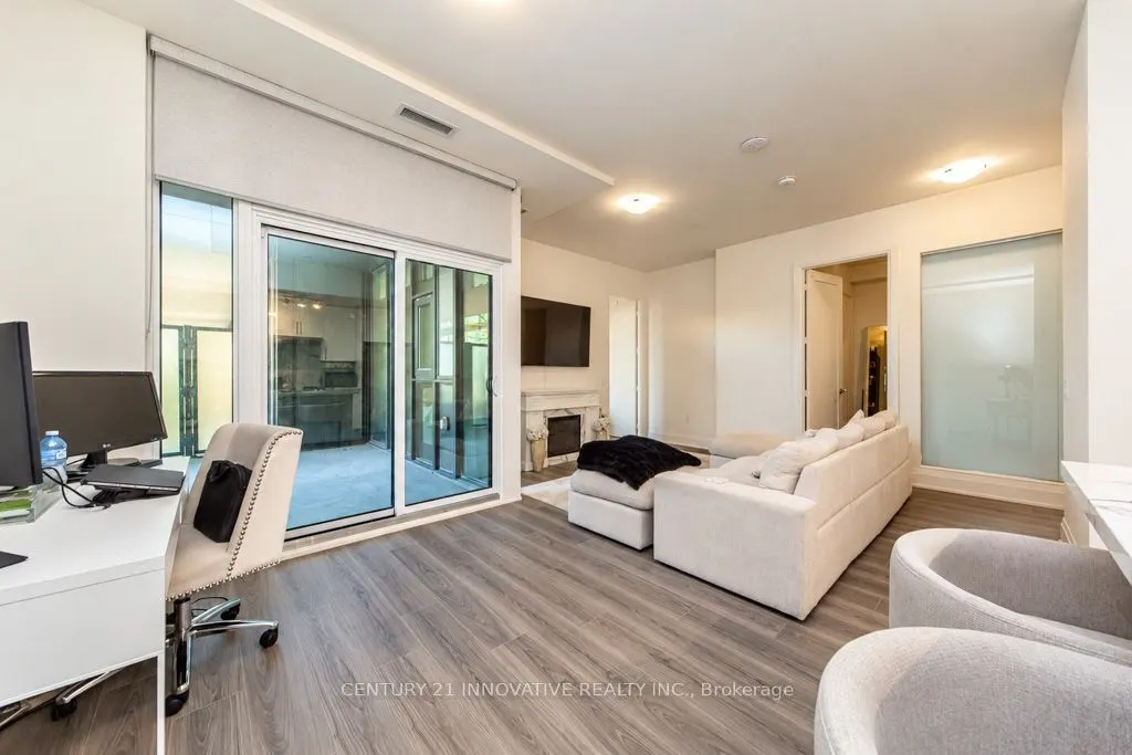 8960 Jane Street #533