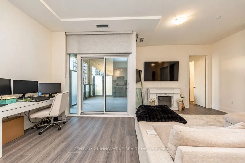 8960 Jane Street #533